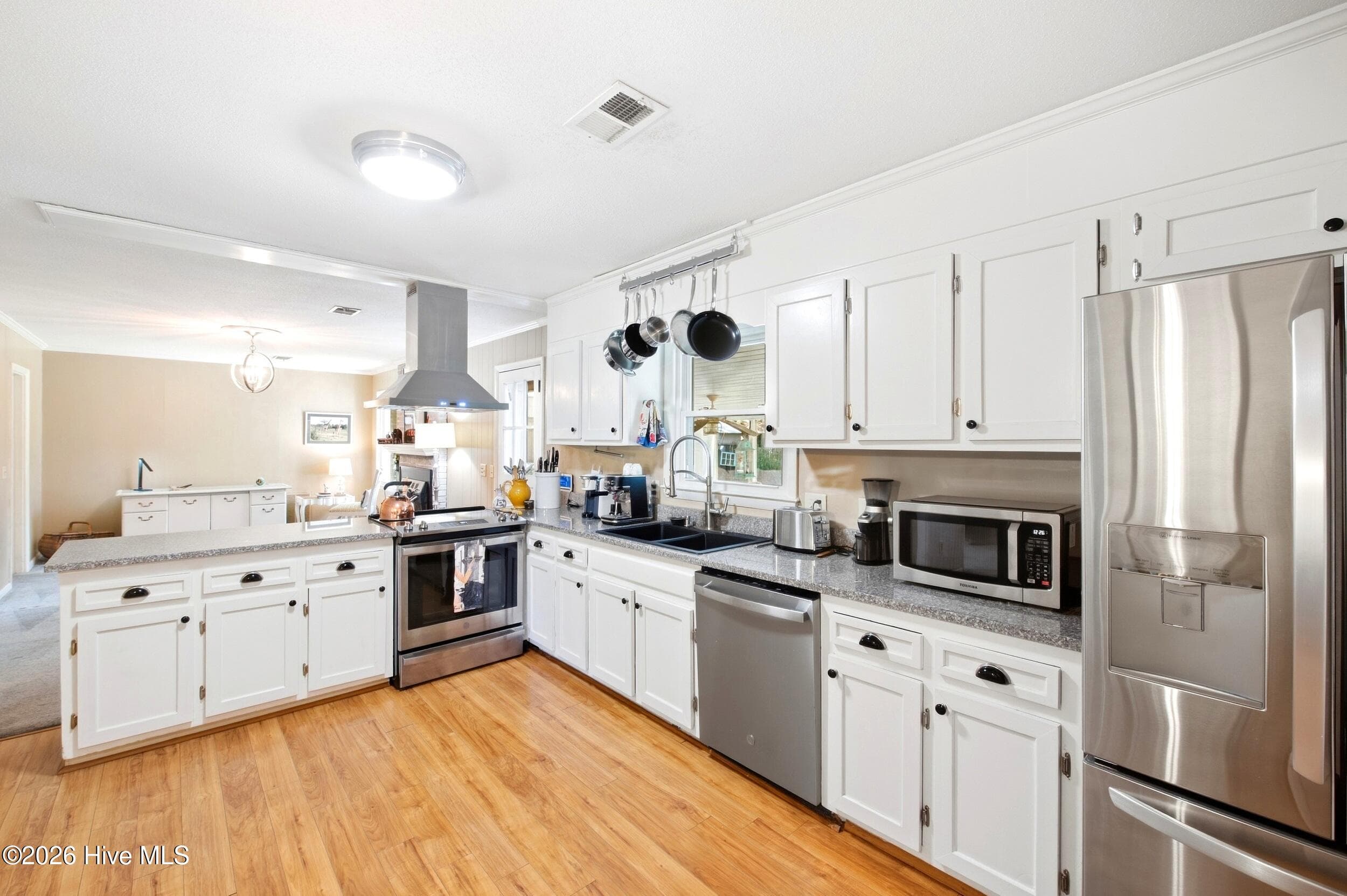 Single Family Residence at 135 Disney Drive, Wilmington, NC 28409, photo 17 of 37