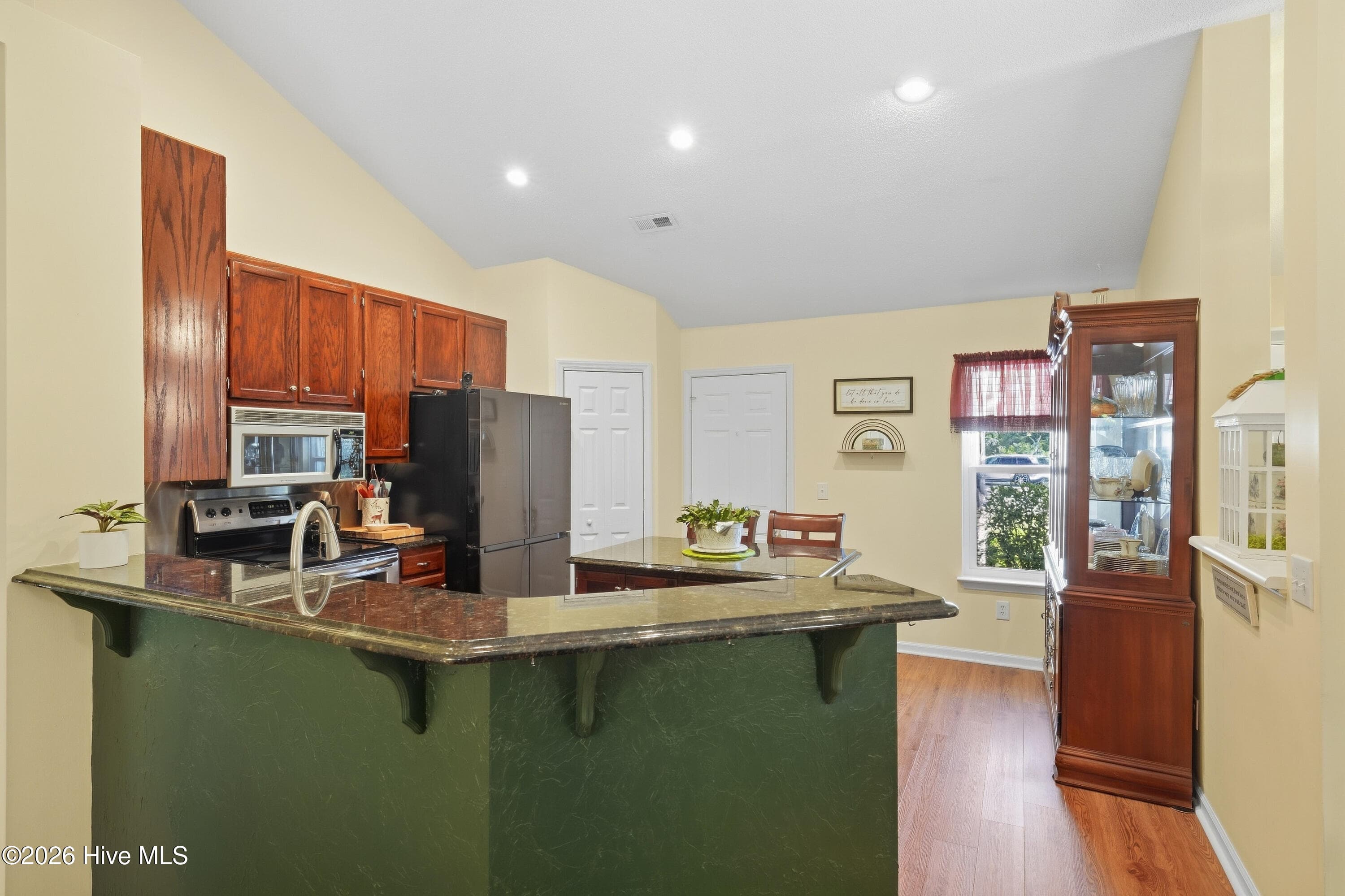Single Family Residence at 5002 Blue Grass Court, Wilmington, NC 28409, photo 12 of 41