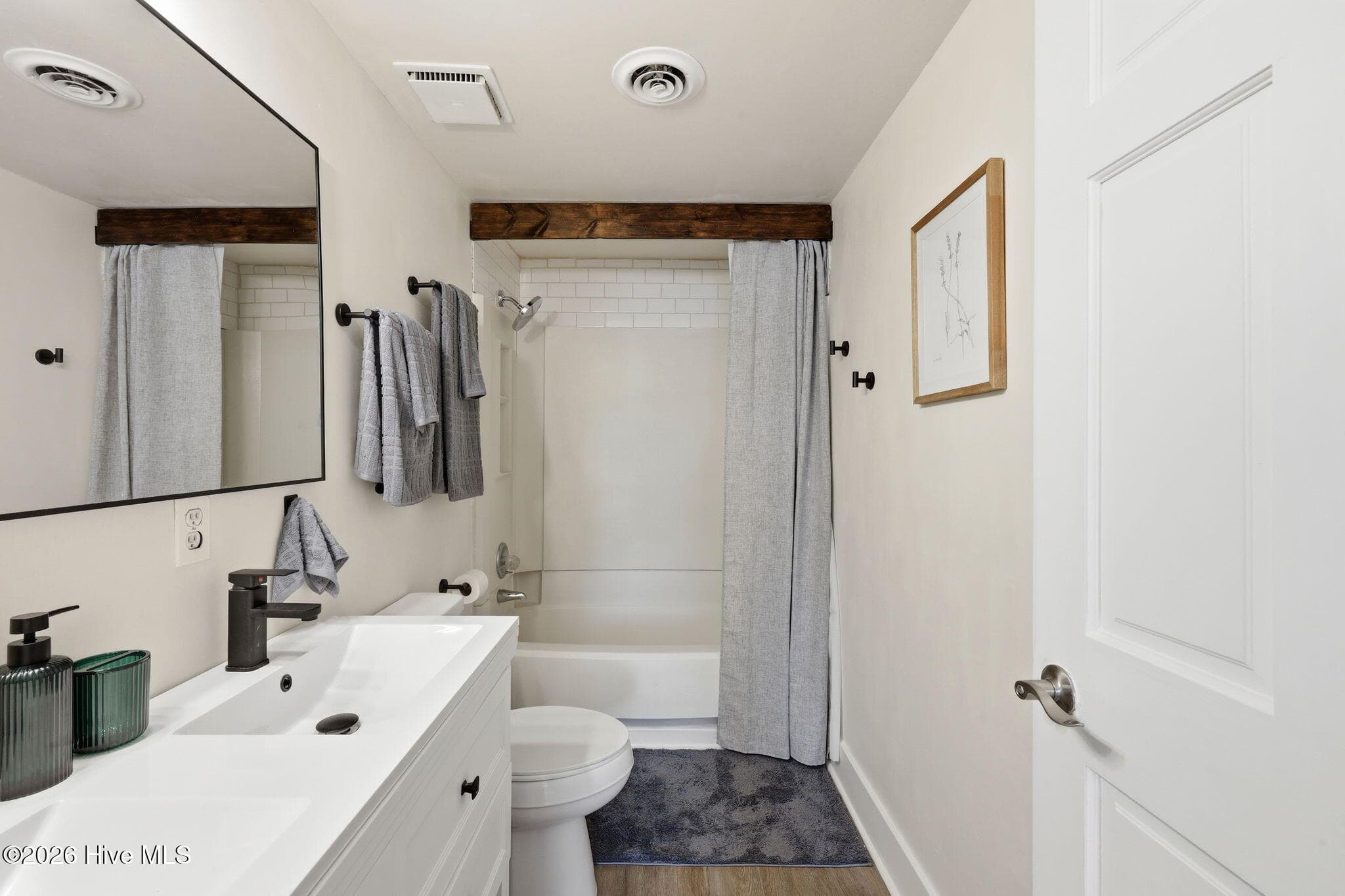Full Bathroom - 328 River Walk, New Bern, NC 28560