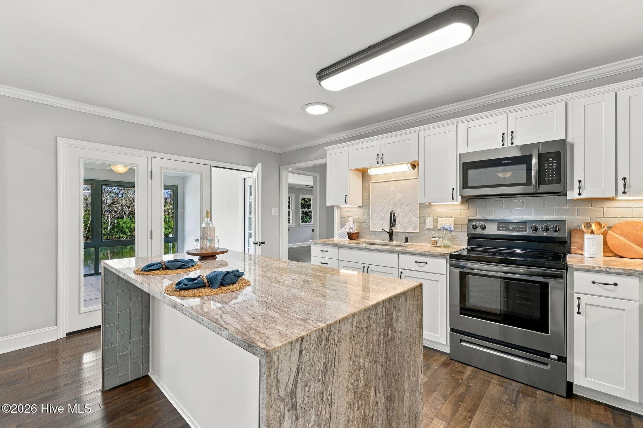Single Family Residence at 103 Lantern Lane, New Bern, NC 28562, photo 9 of 66