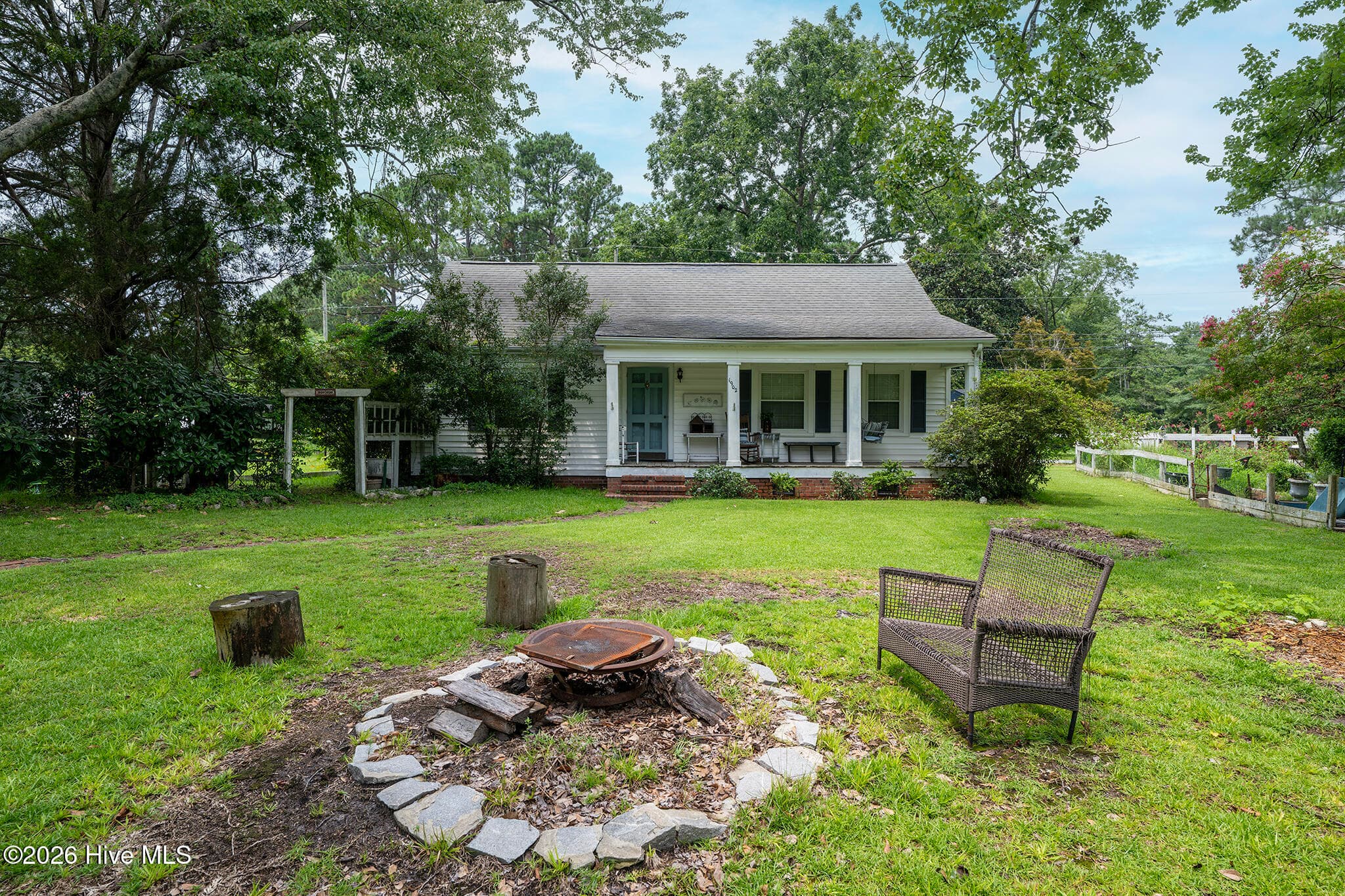 Welcome to Your Secret Garden - 1902 Wilson Street, New Bern, NC 28560