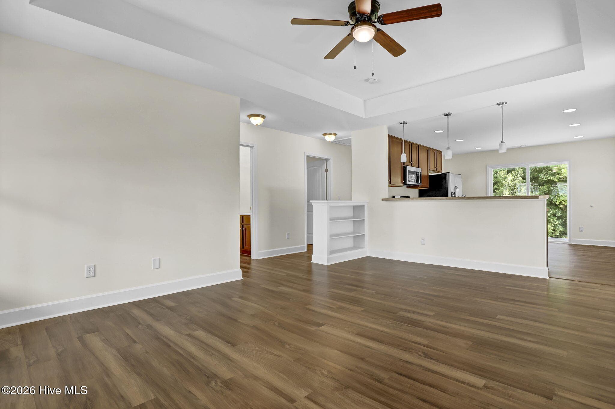 Single Family Residence at 91 Glasgow Drive, Rocky Point, NC 28457, photo 5 of 31