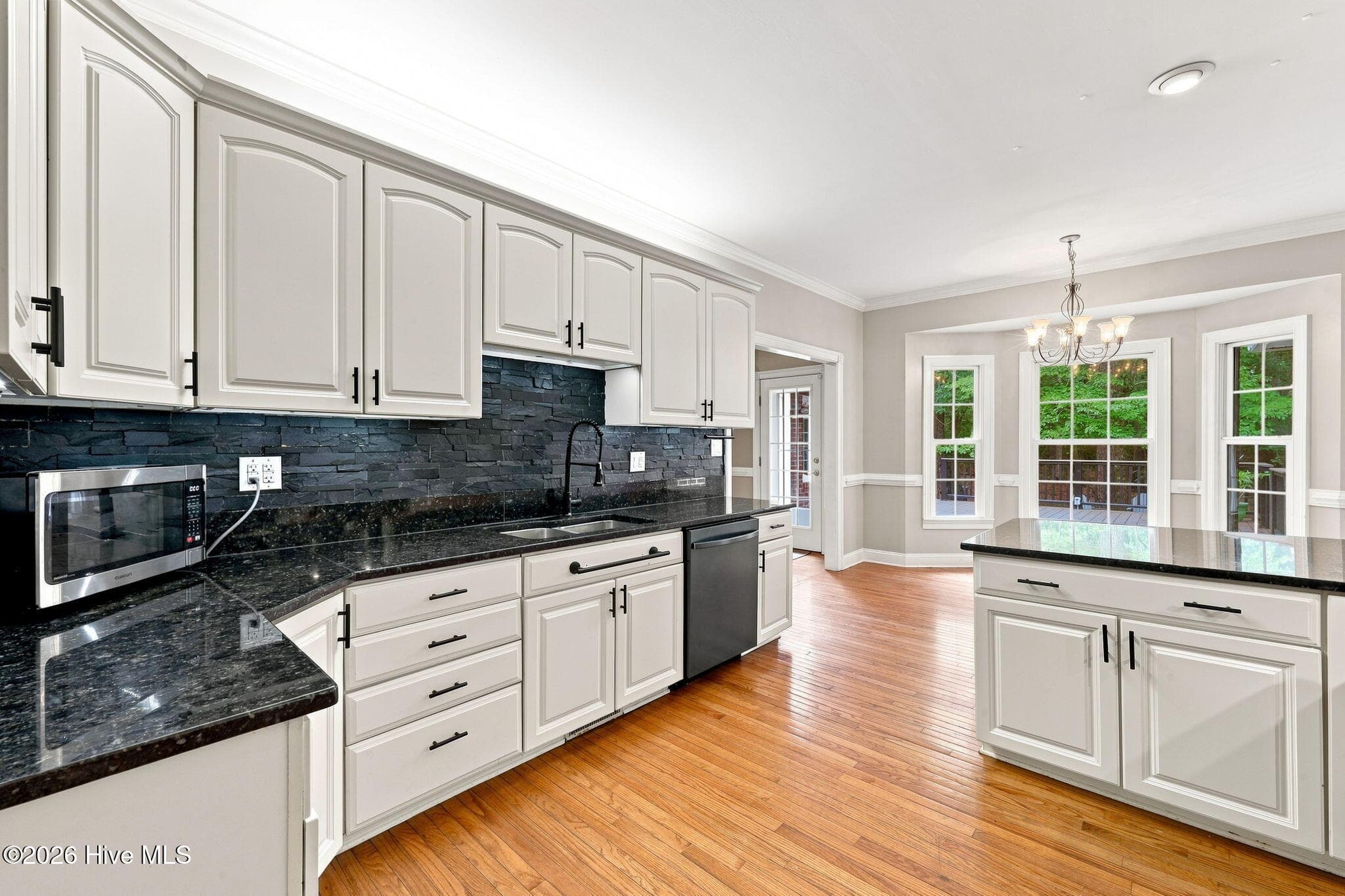 Kitchen, gas range and granite countertops - 407 Rustic Court, Pollocksville, NC 28573