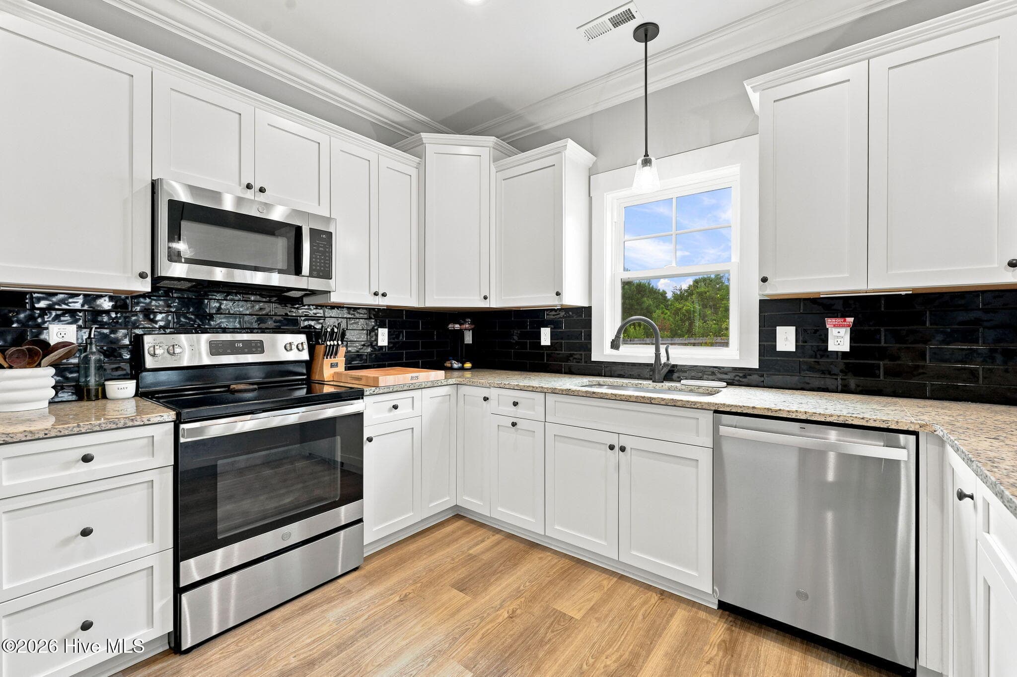 Single Family Residence at 284 E Ivybridge Drive, Hubert, NC 28539, photo 33 of 55