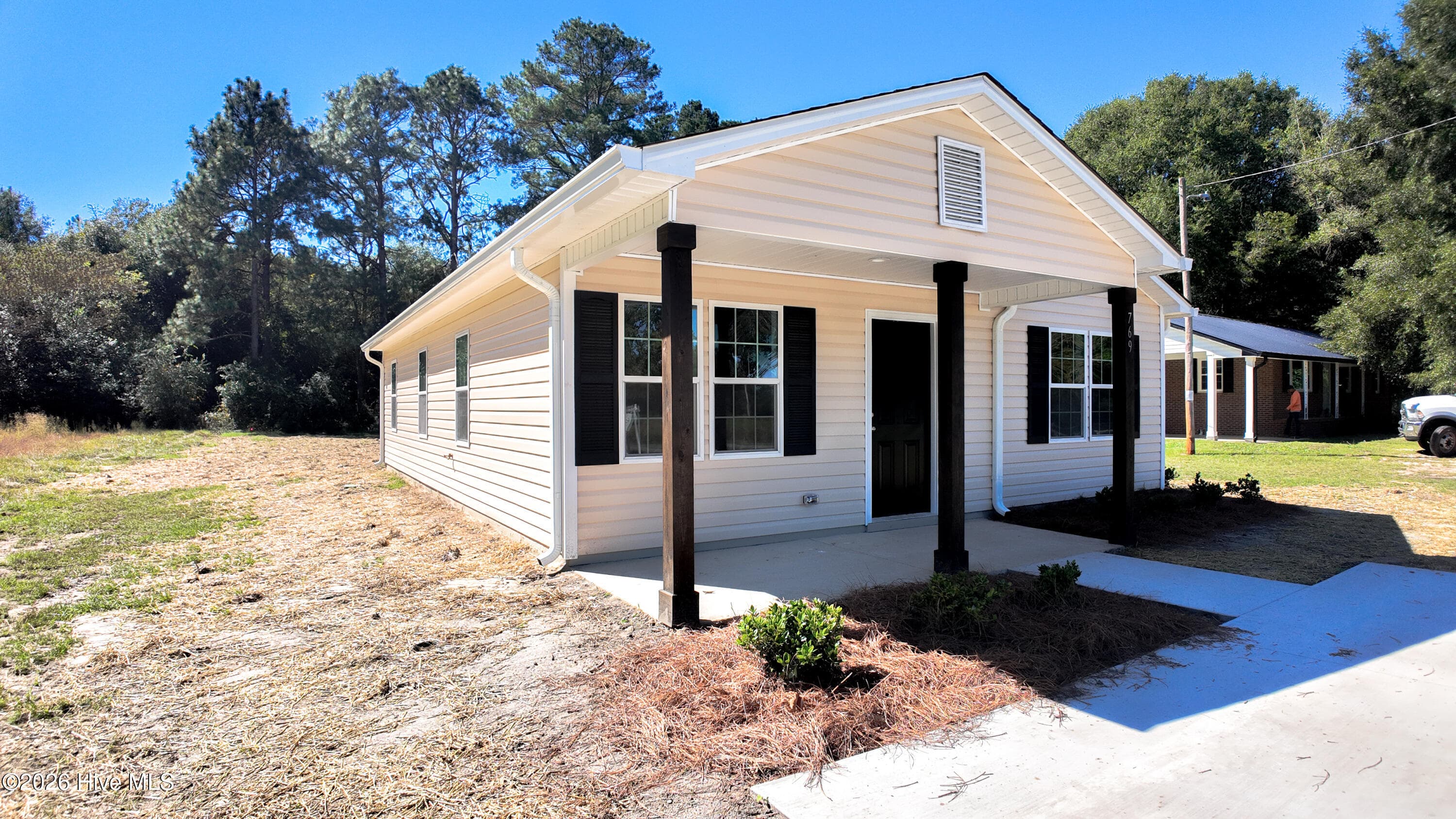 Single Family Residence at 769 Five Road, Clinton, NC 28328, photo 5 of 20