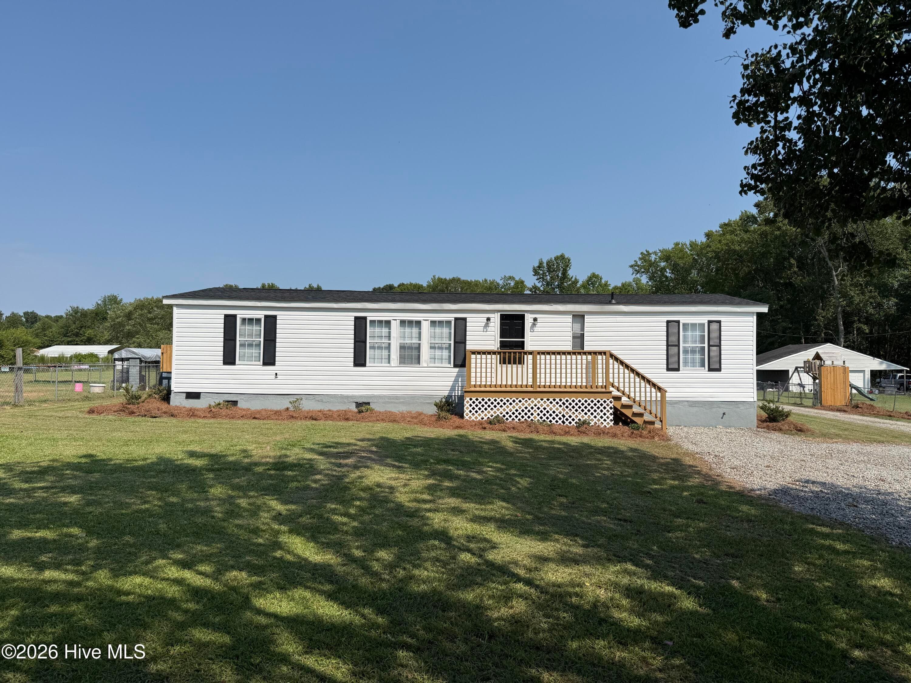 Manufactured Home at 6362 Faith Baptist Church Road, Pinetops, NC 27864, photo 3 of 31