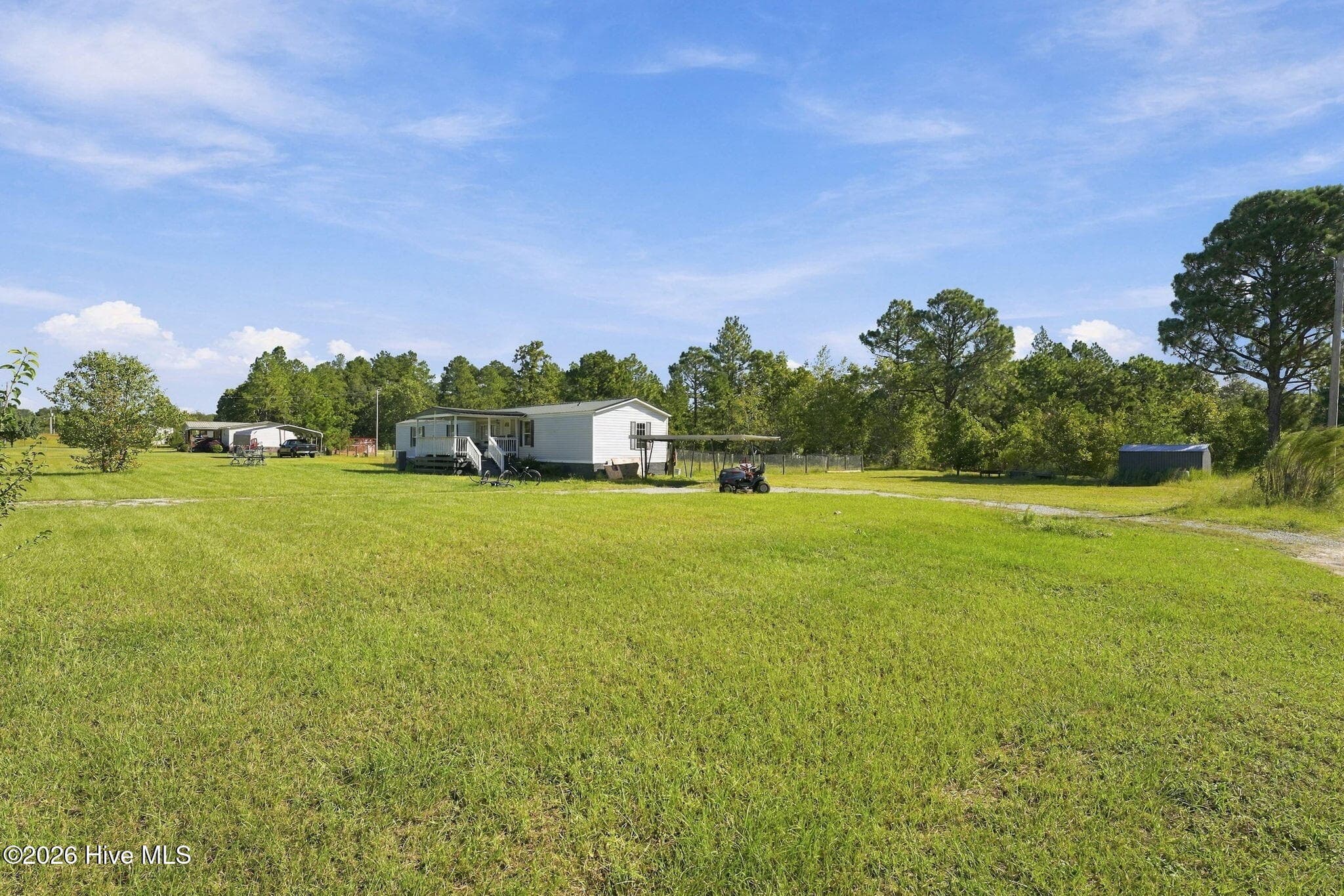 Manufactured Home at 135 Meadow Lane, Hamlet, NC 28345, photo 31 of 38