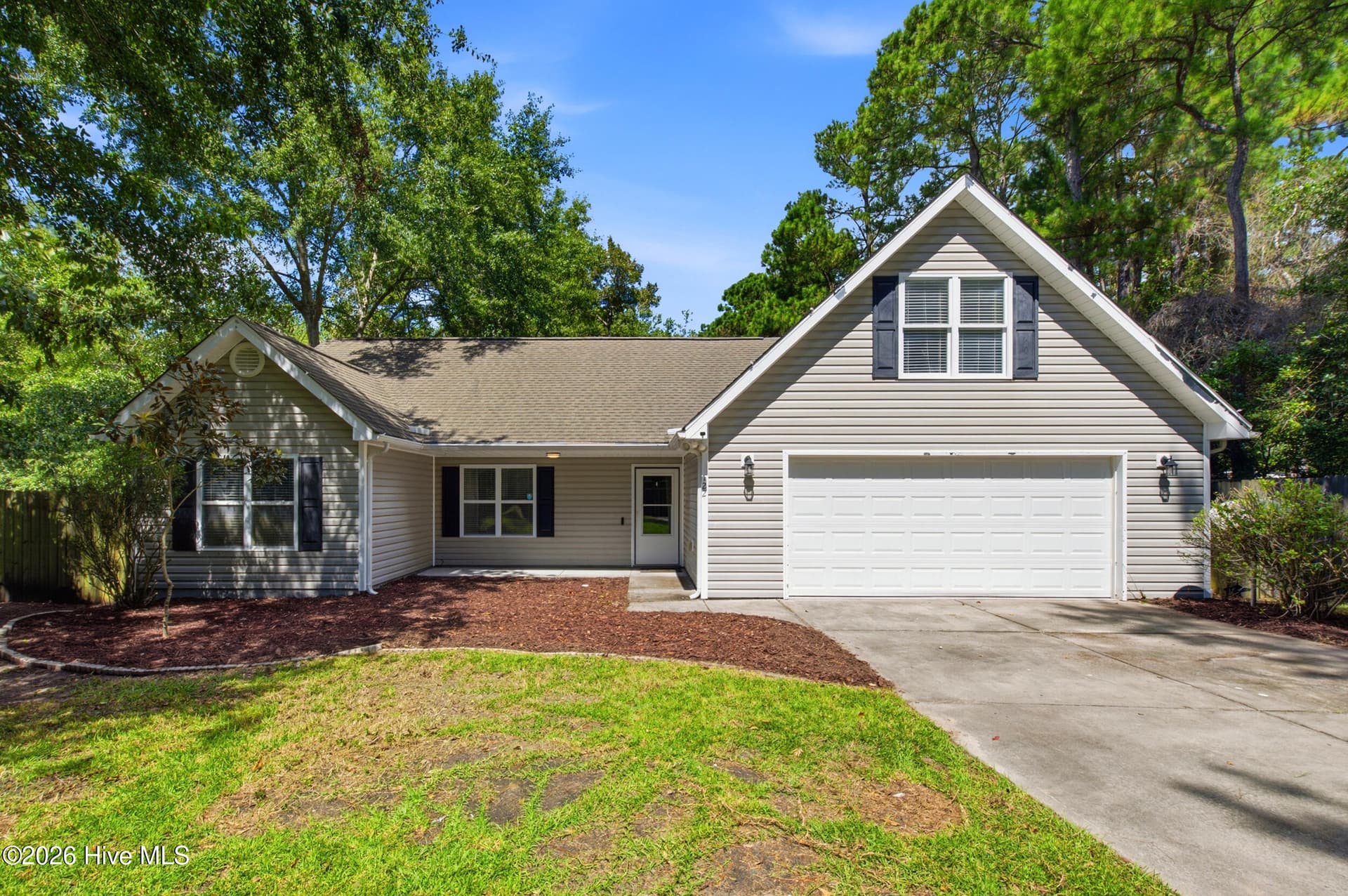 Single Family Residence at 122 Pond View Circle, Hampstead, NC 28443, photo 2 of 43