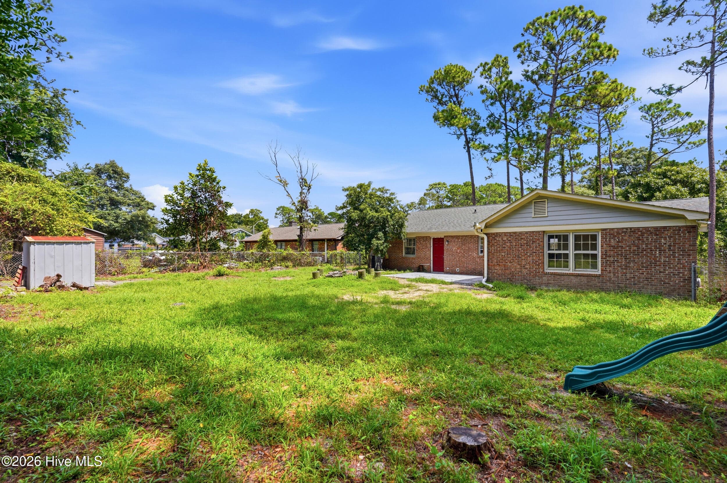 Single Family Residence at 3619 Bent Tree Court, Wilmington, NC 28405, photo 3 of 4