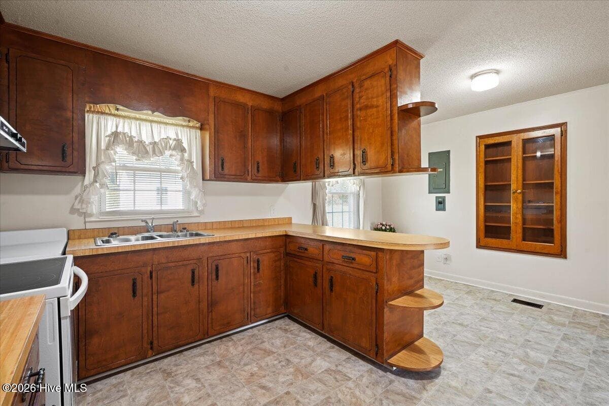 Single Family Residence at 606 Darden Drive, Kinston, NC 28504, photo 21 of 33