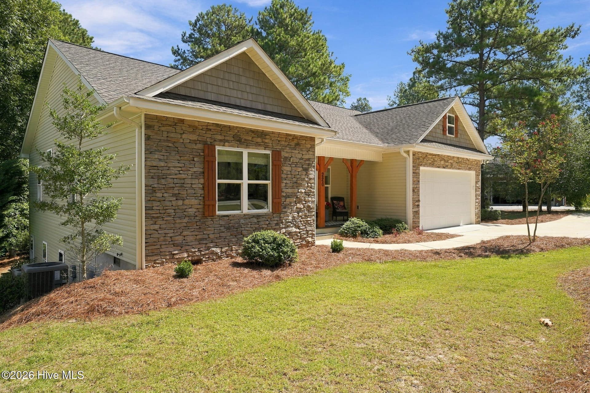 Single Family Residence at 220 Sugar Pine Drive, Pinehurst, NC 28374, photo 7 of 98