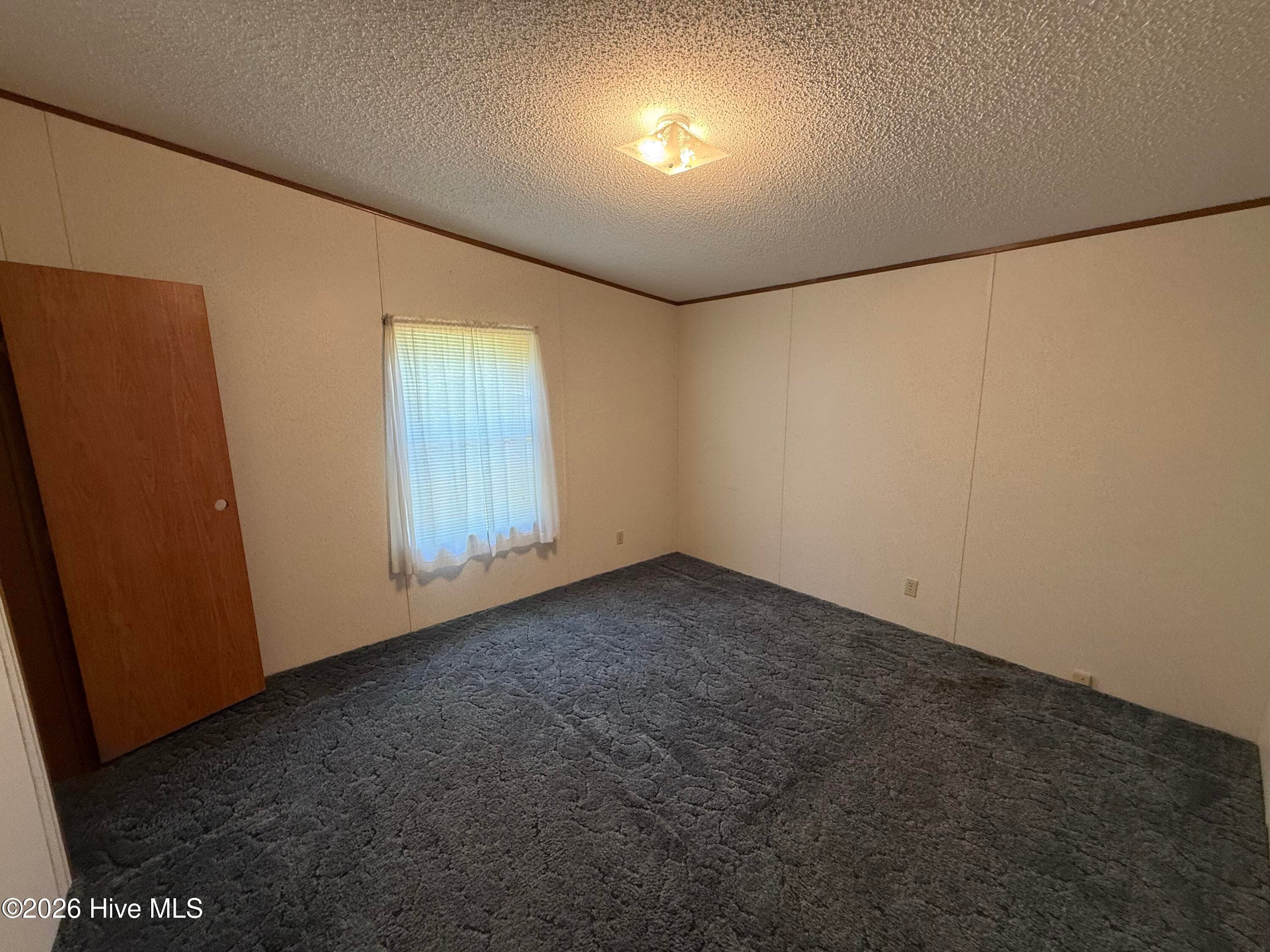 Manufactured Home at 9534 Us Highway 701 Highway, Elizabethtown, NC 28337, photo 13 of 19
