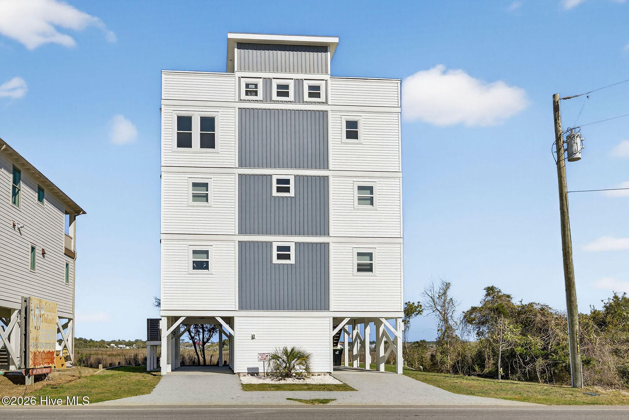 Single Family Residence at 321 N New River Drive, Surf City, NC 28445, photo 4 of 4