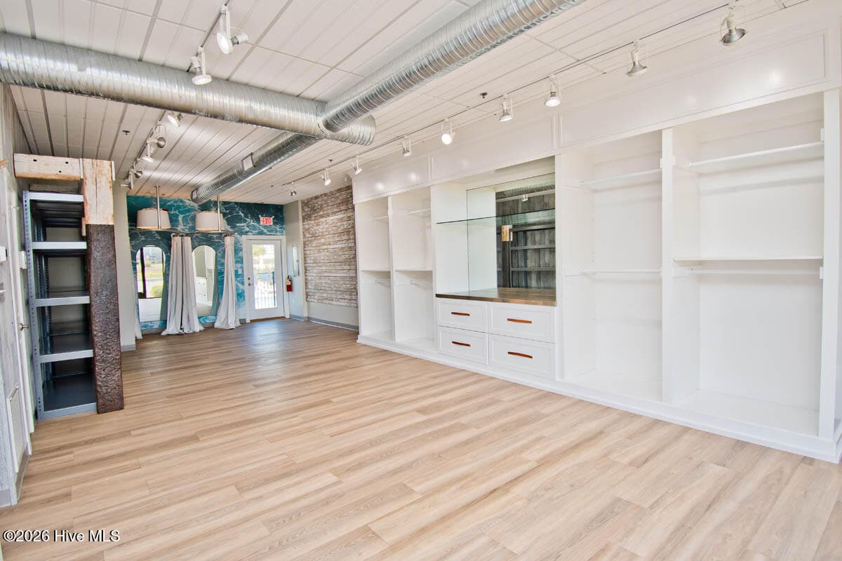 Commercial opportunity awaits. - 9004 Louise Avenue A1 & B1, Emerald Isle, NC 28594