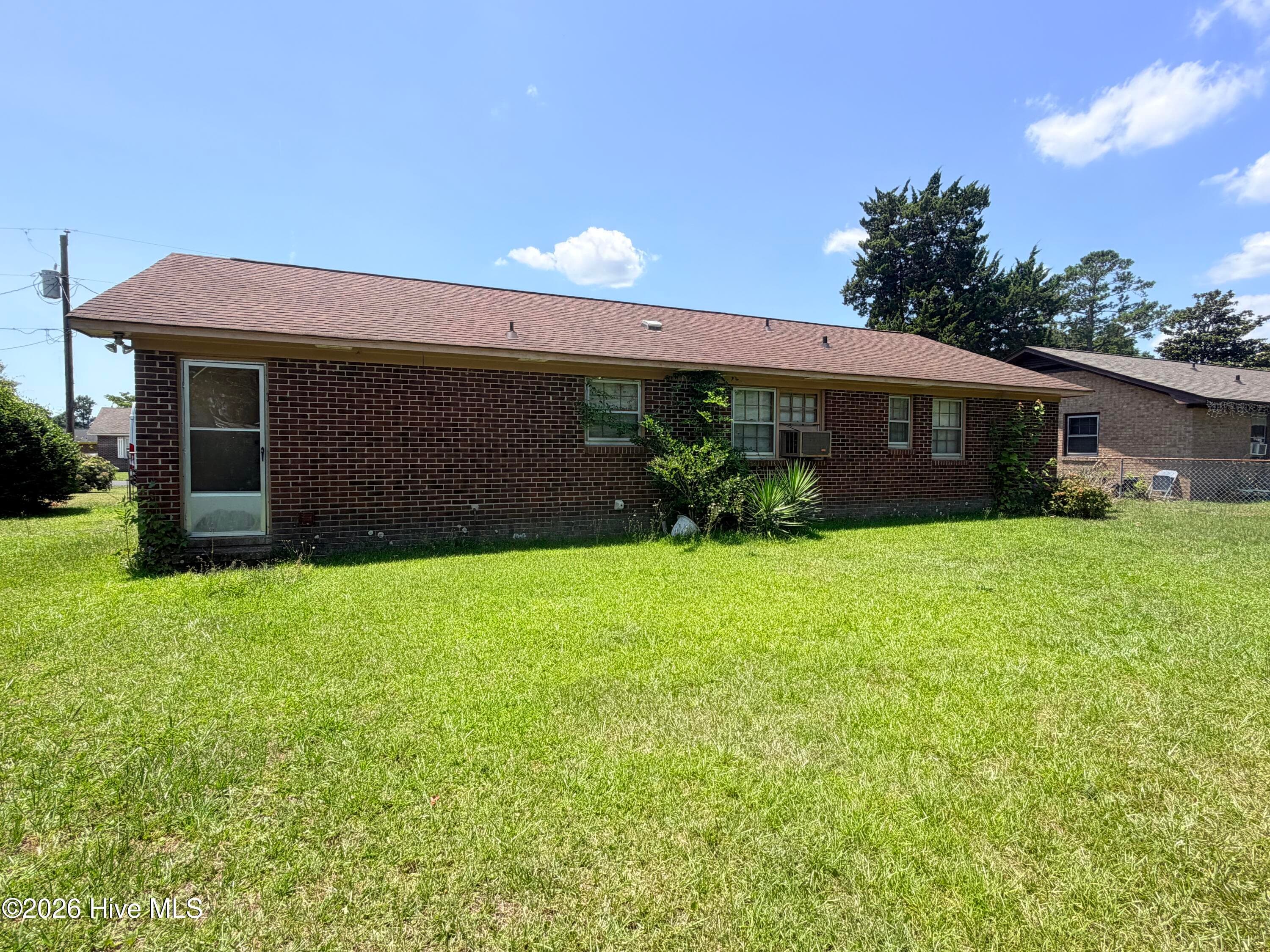 Single Family Residence at 109 Brier Road, Castle Hayne, NC 28429, photo 2 of 14
