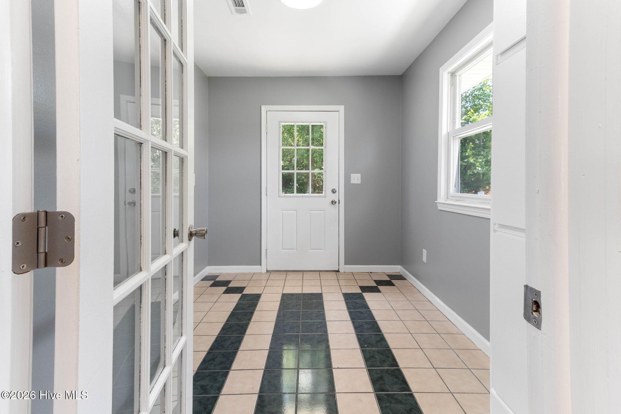 Single Family Residence at 108 Mcnatt Street, Maxton, NC 28364, photo 5 of 54