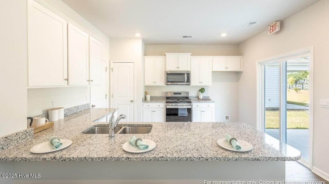 Single Family Residence at 2099 Cypress Hill Drive SE Lot 20, Bolivia, NC 28422, photo 9 of 27
