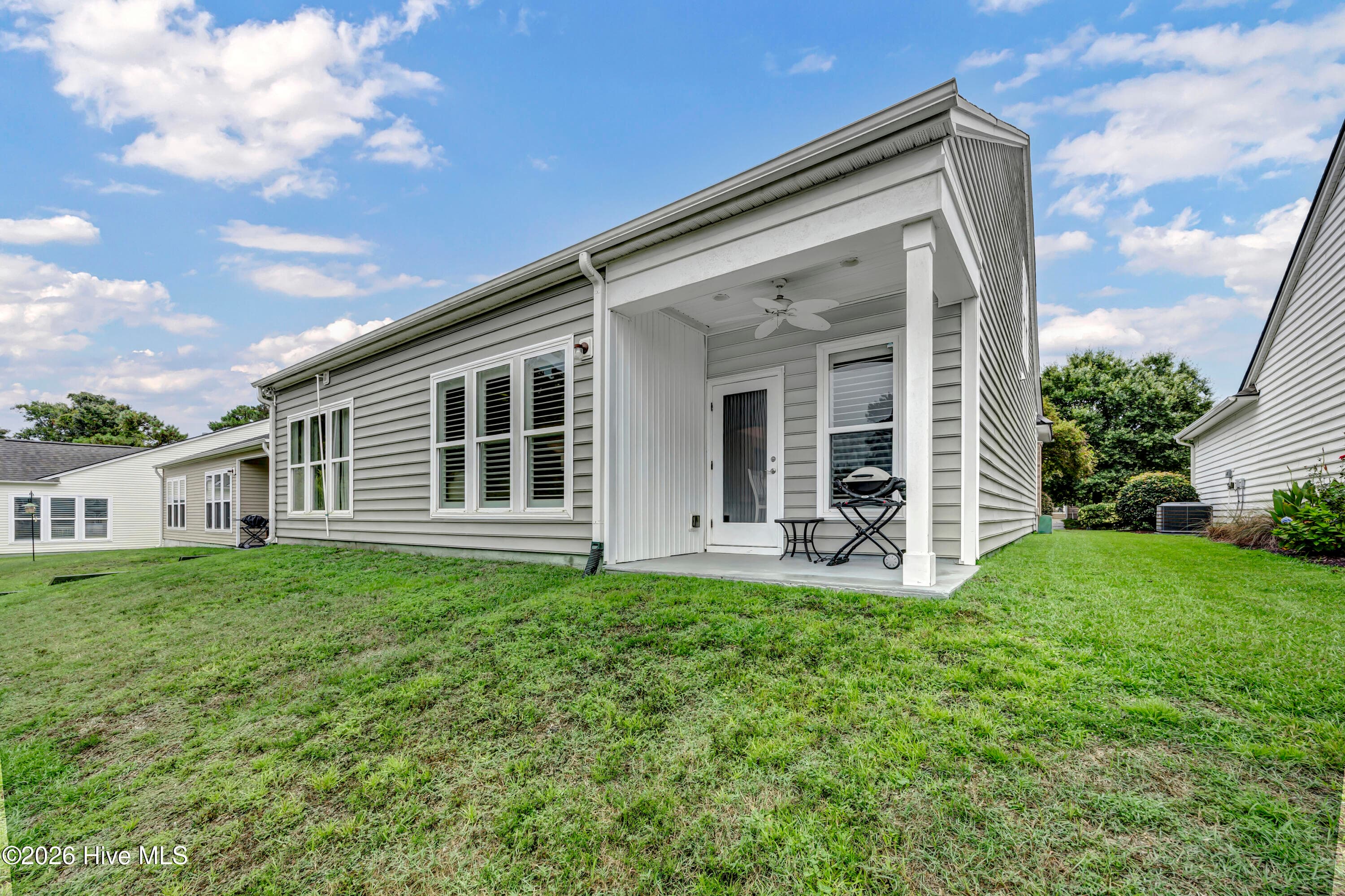 Single Family Residence at 5214 Flank Court, Southport, NC 28461, photo 5 of 32