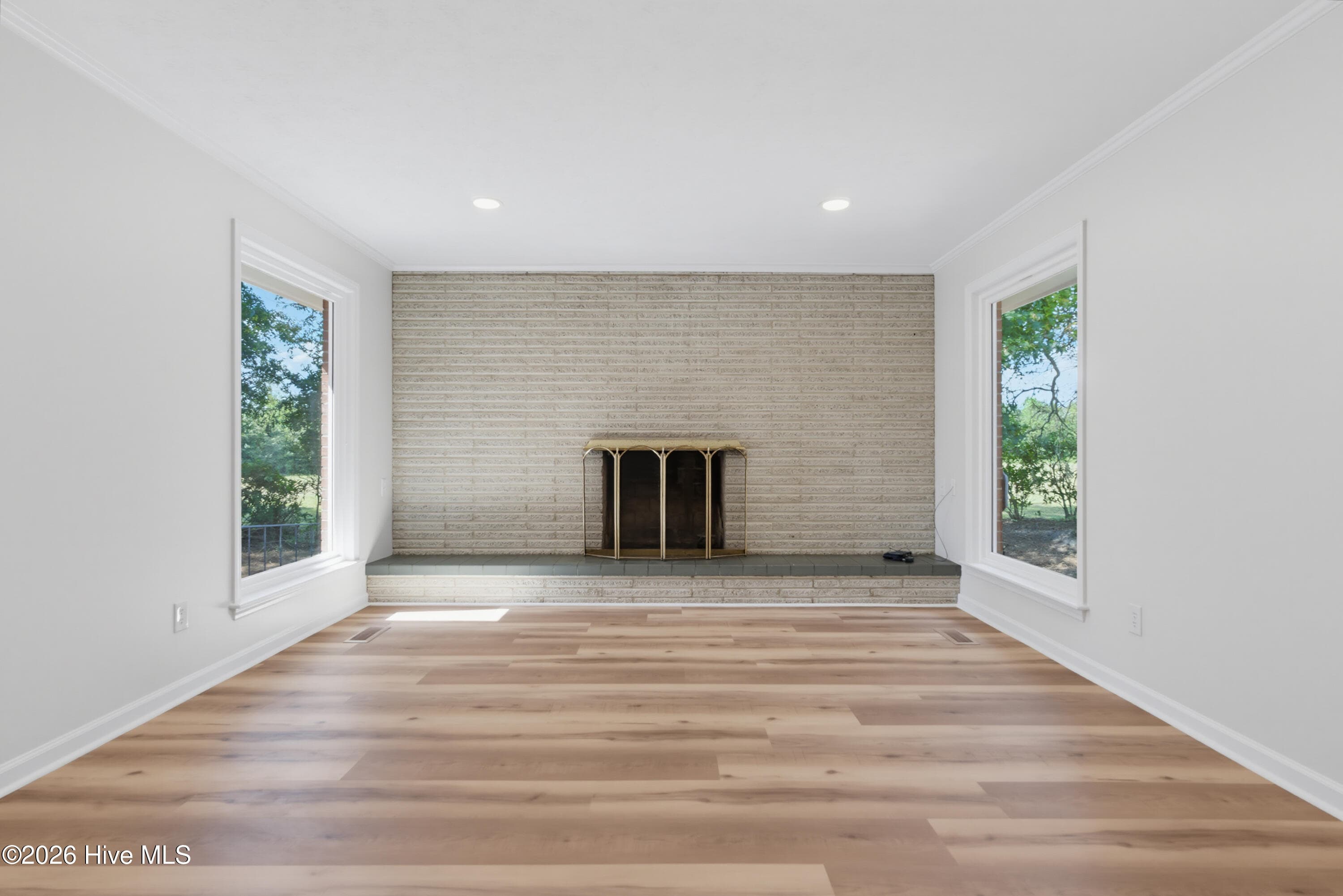 Beautiful Fireplace Wall! - 4635 Hallsboro Road N, Clarkton, NC 28433