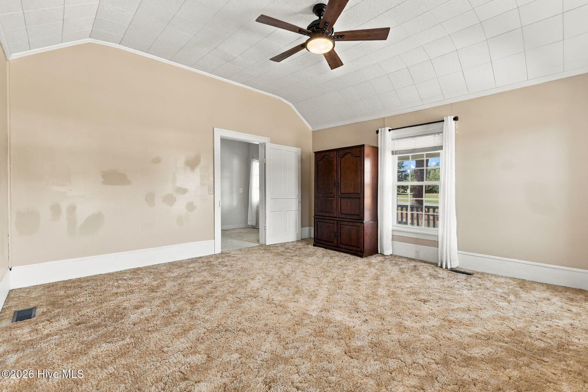 Single Family Residence at 727 Share Cake Road, Clinton, NC 28328, photo 12 of 29
