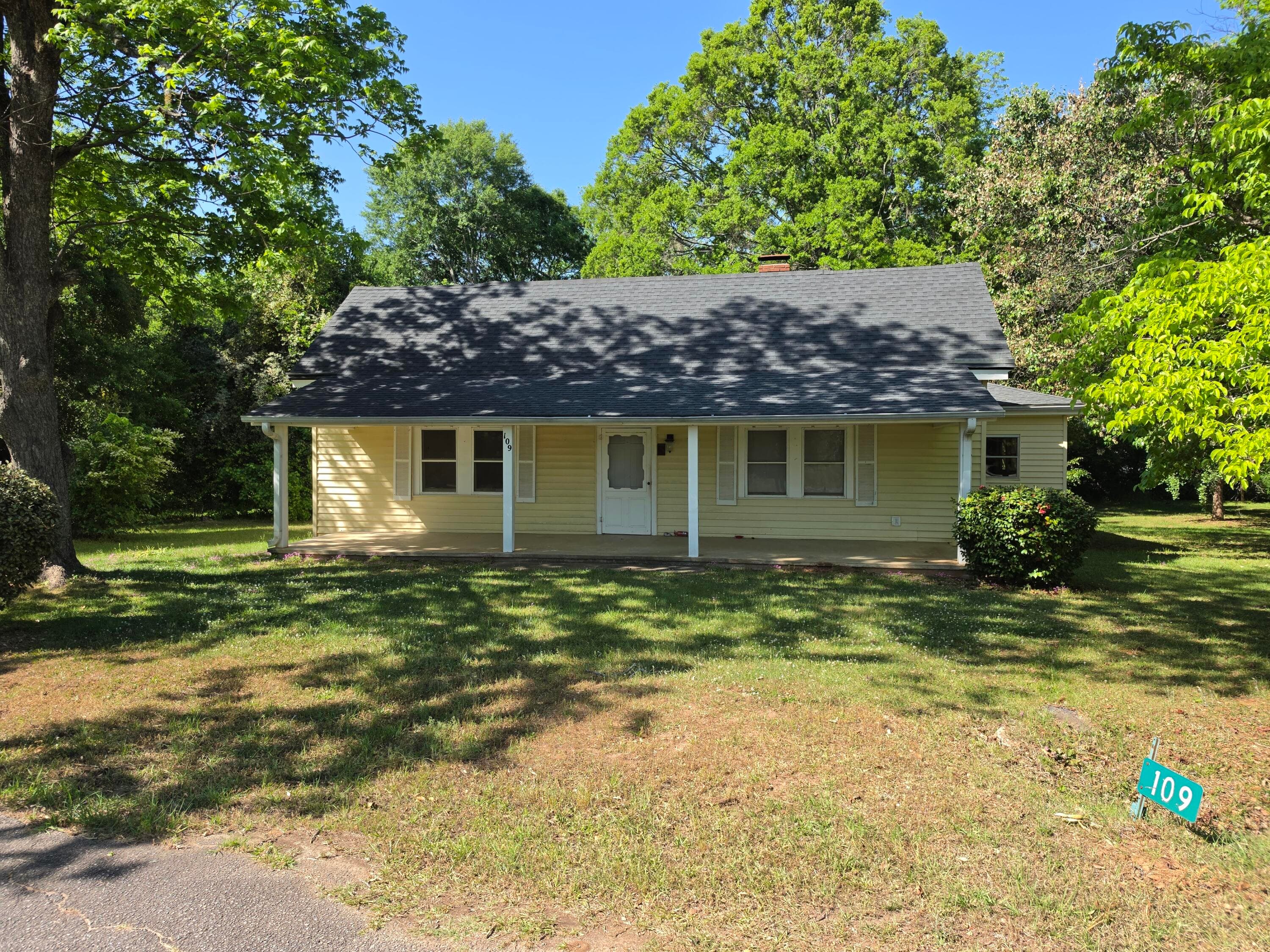 Single Family Residence at 109 Springdale Drive, Washington, GA 30673, photo 2 of 35