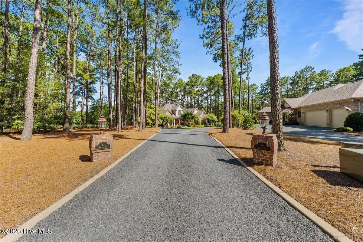 Single Family Residence at 14 Rathlin Court, Pinehurst, NC 28374, photo 11 of 58