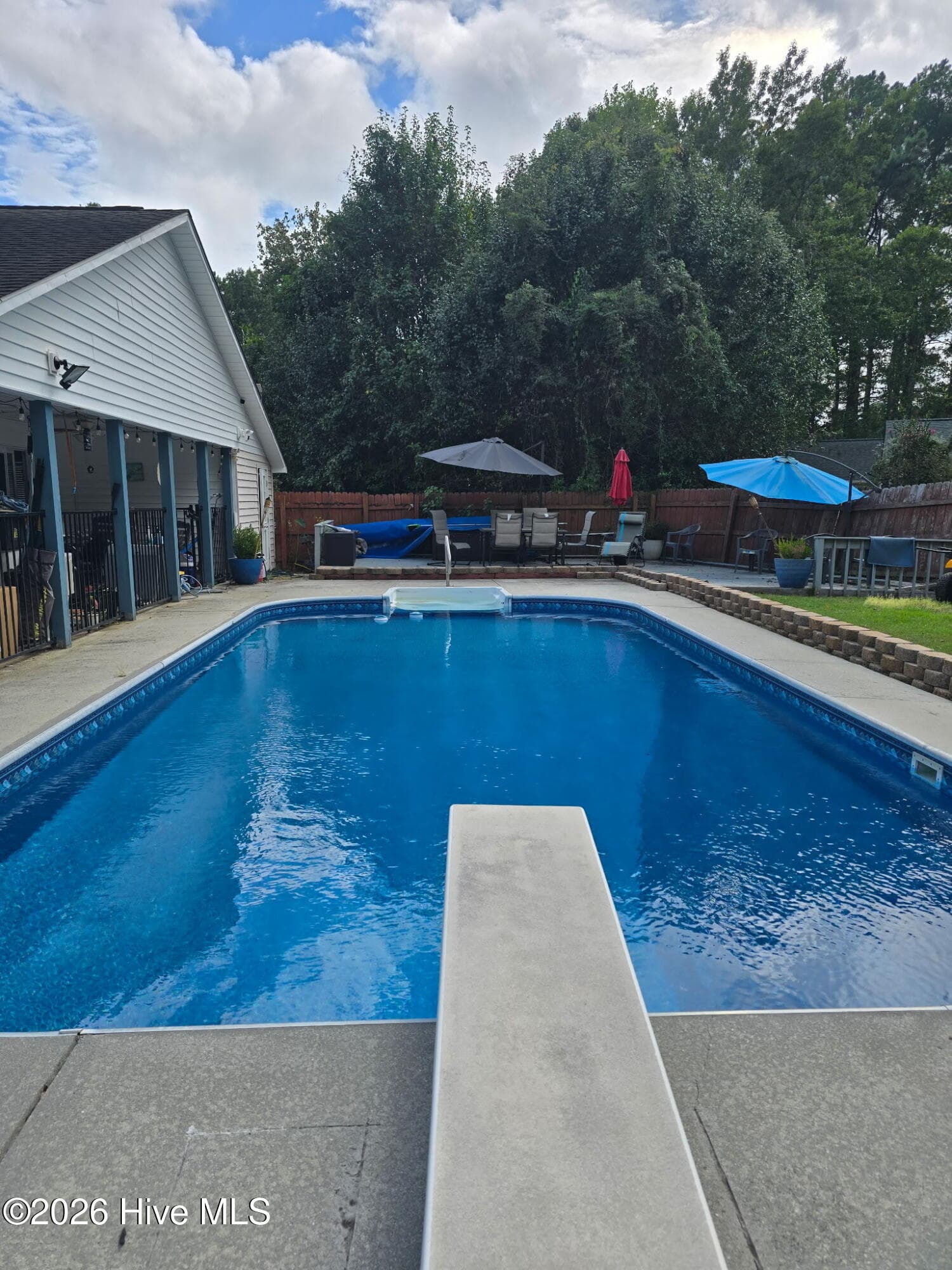 Single Family Residence at 102 Donna Court, Hubert, NC 28539, photo 5 of 54