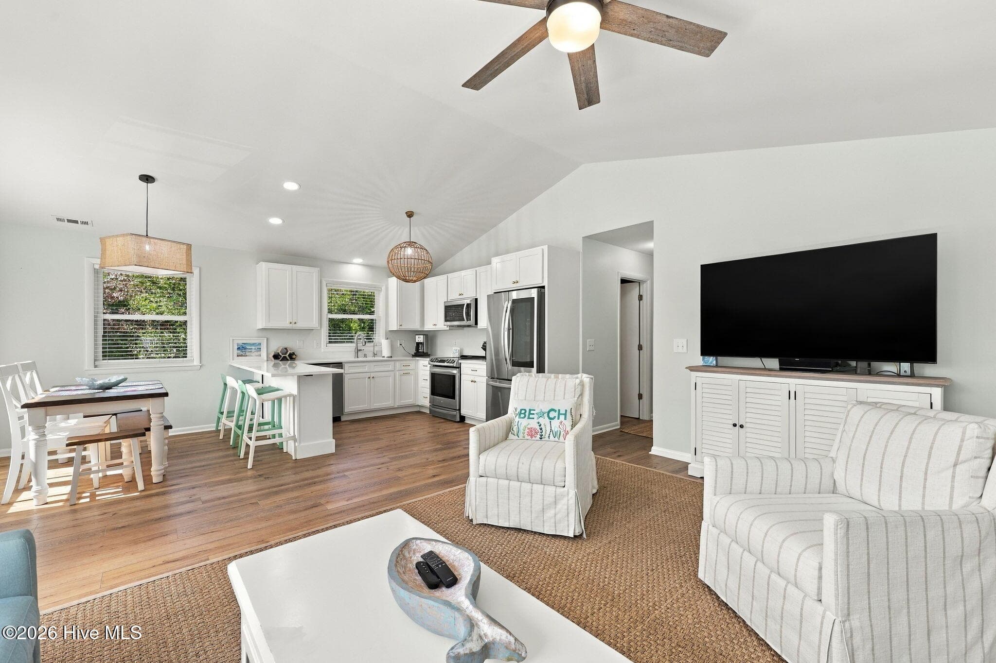 Single Family Residence at 118 Periwinkle Drive, Emerald Isle, NC 28594, photo 13 of 39