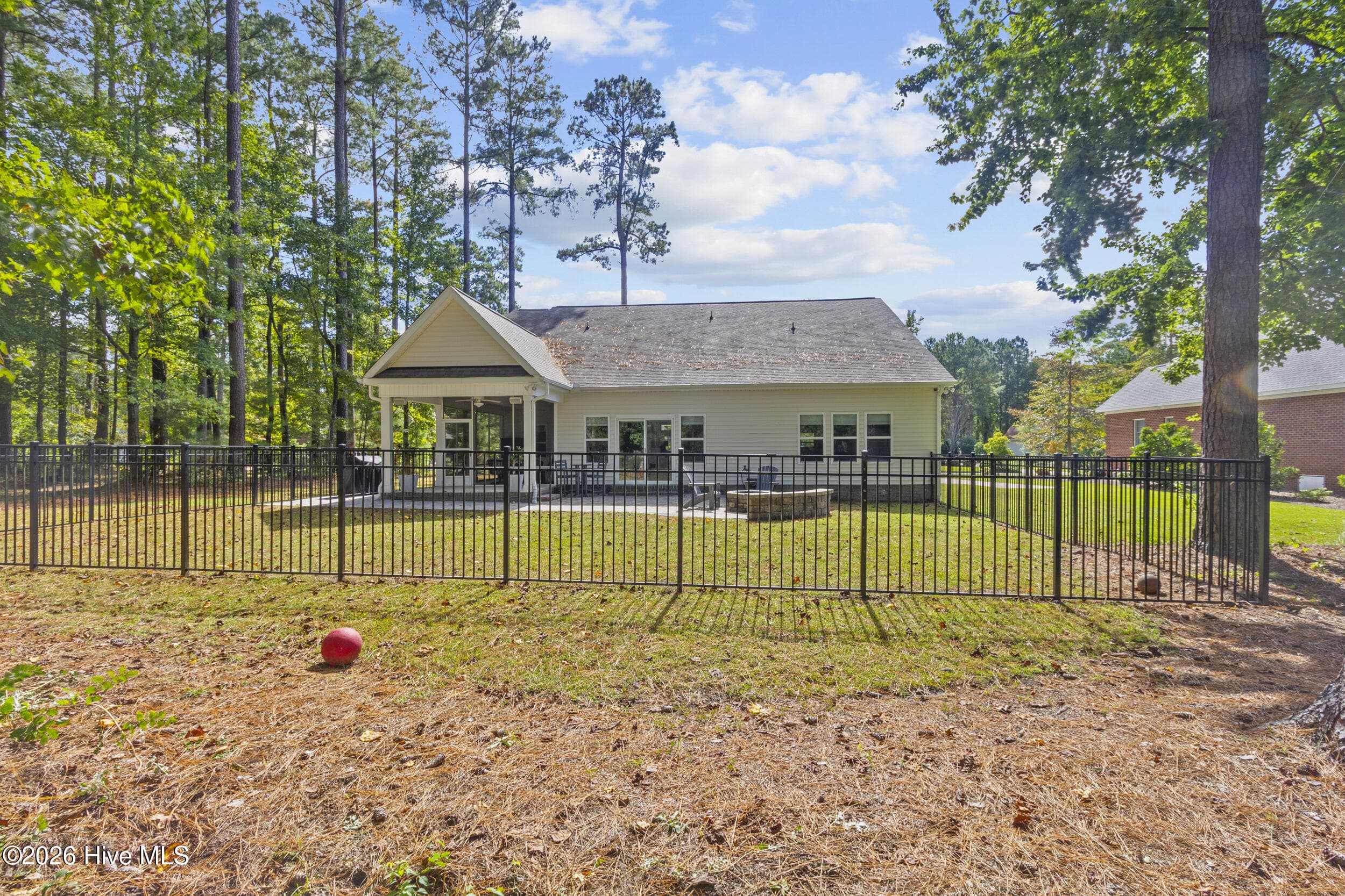 Single Family Residence at 3709 Viridian Trace, New Bern, NC 28562, photo 40 of 50