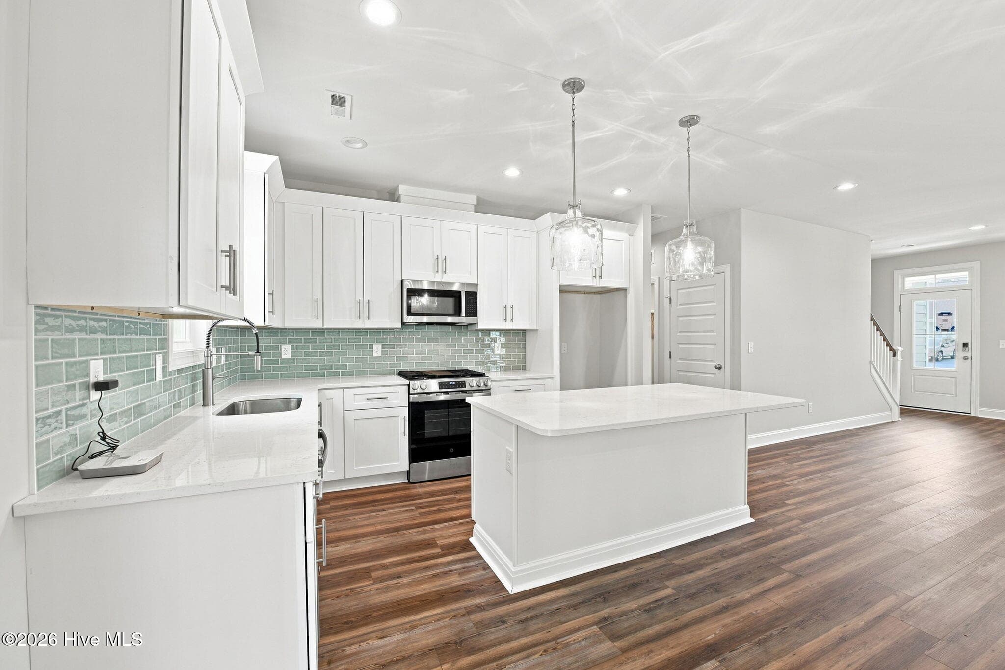 Single Family Residence at 2010 Brighton Drive, New Bern, NC 28562, photo 14 of 29