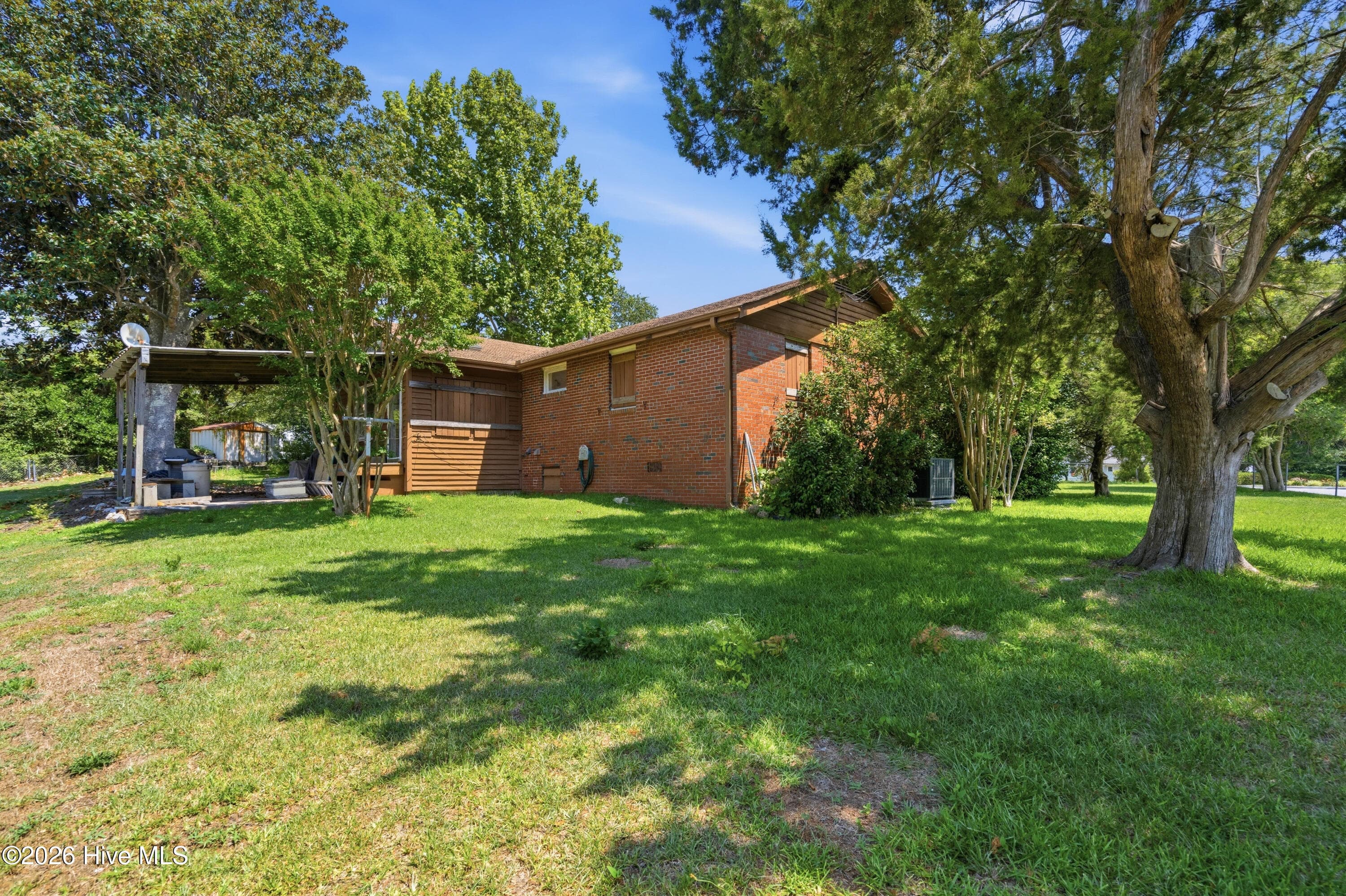Single Family Residence at 408 S Fifth Street, Swansboro, NC 28584, photo 14 of 22