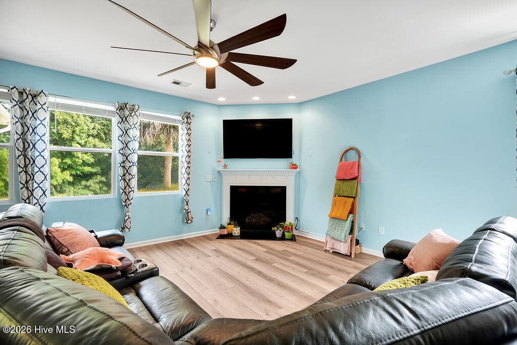 Single Family Residence at 5010 Portside Drive, Southport, NC 28461, photo 11 of 61