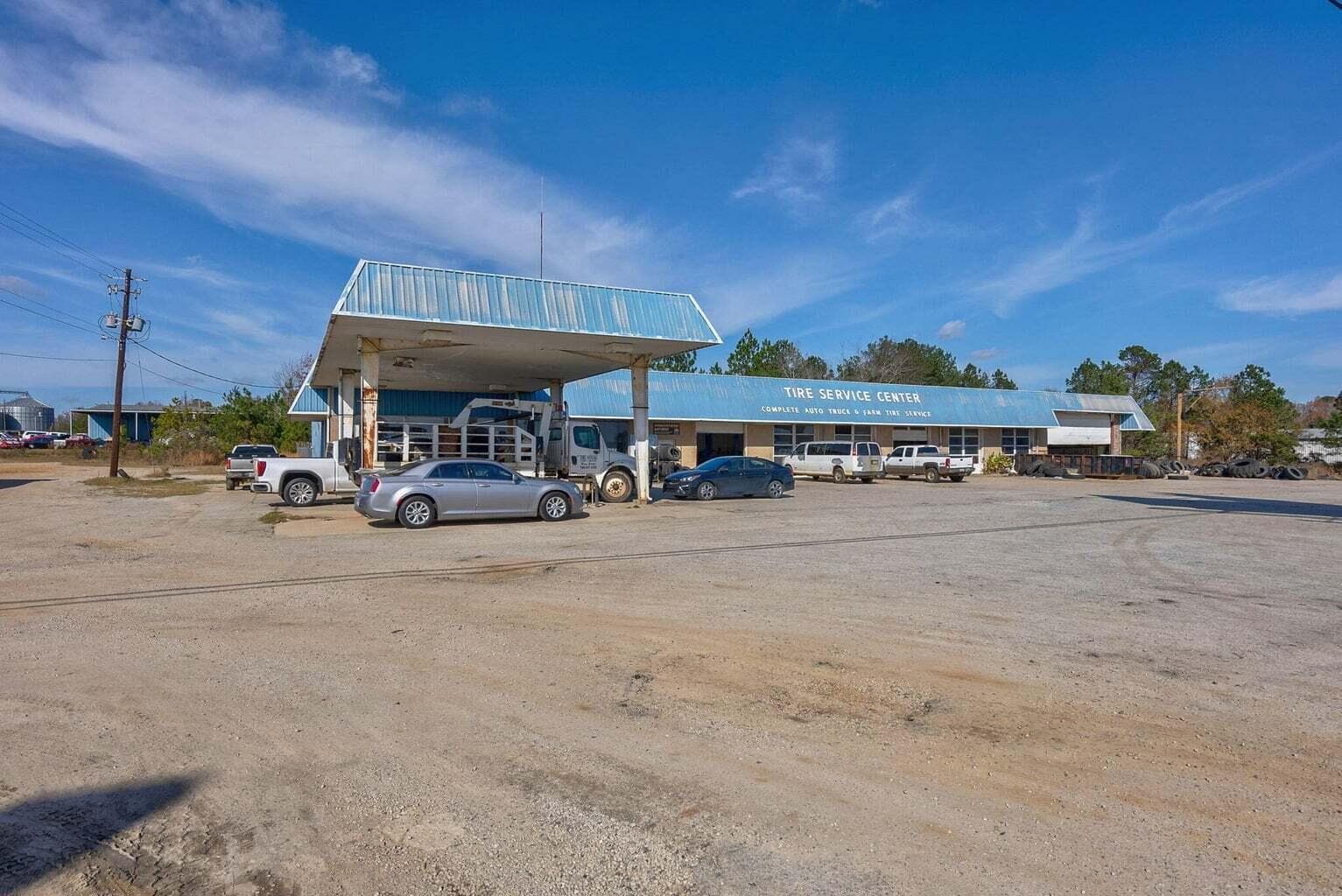Warehouse at 608 S Main Street, Wrens, GA 30833, photo 3 of 10