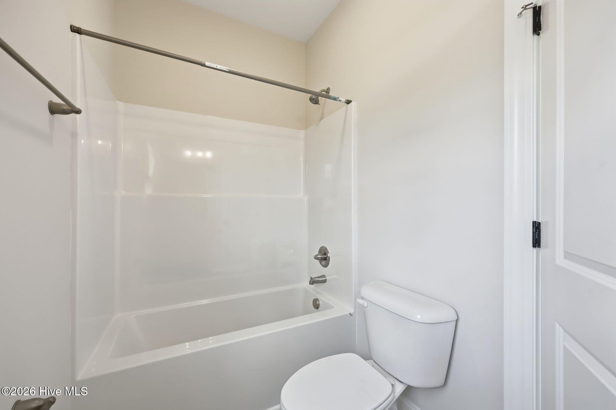 tub shower for guest suite - 1005 Finn Court, Greenville, NC 27834