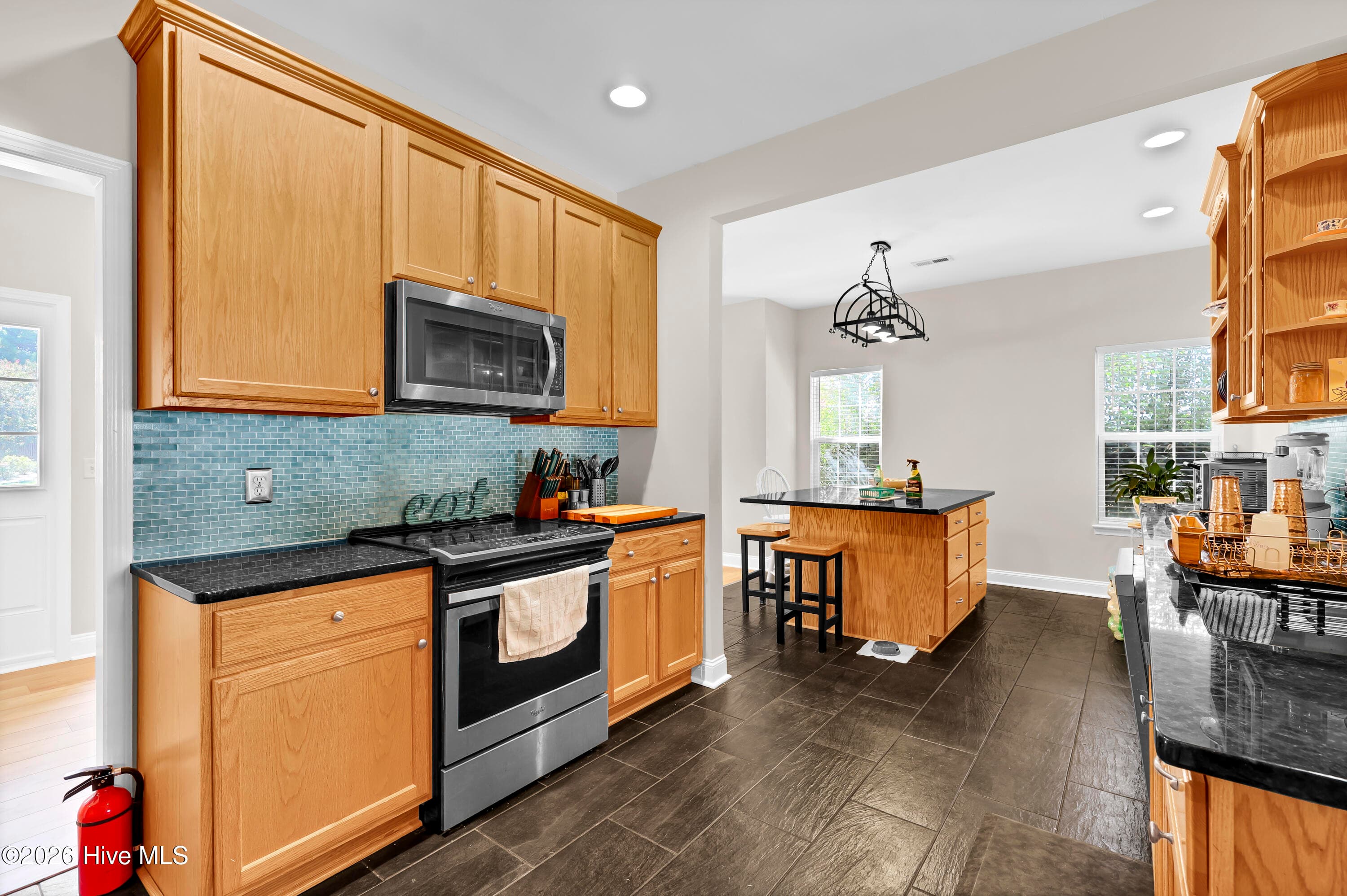 Single Family Residence at 6319 Shire Lane, Wilmington, NC 28411, photo 9 of 37
