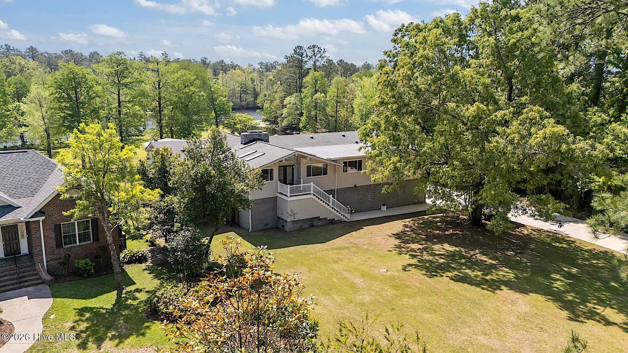 Single Family Residence at 244 Shoreline Drive, New Bern, NC 28562, photo 11 of 70