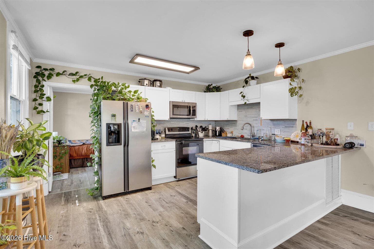 Front Kitchen - 305 Macmillan Avenue N, Wilmington, NC 28403