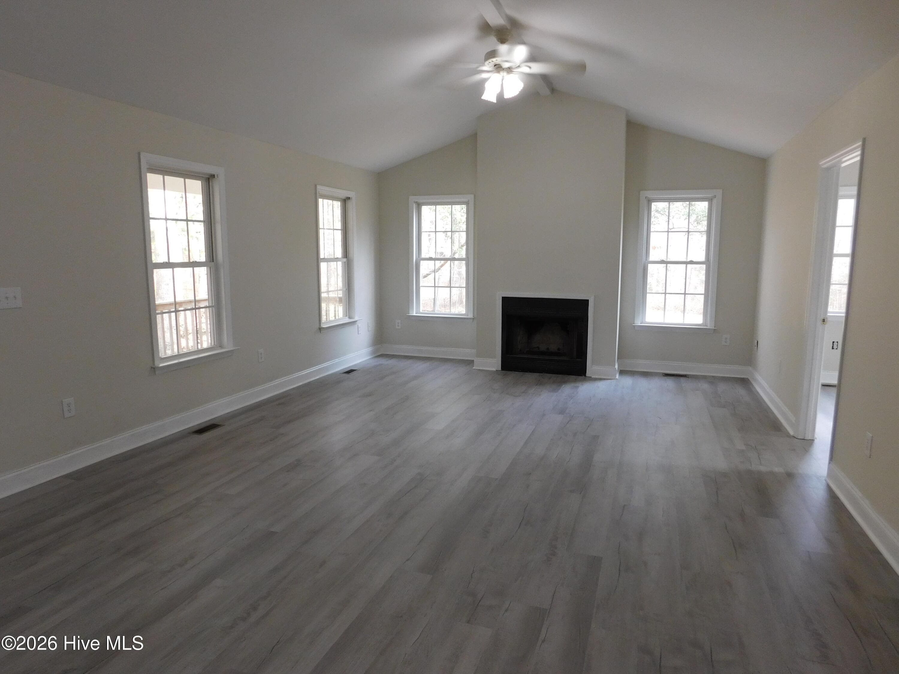 Single Family Residence at 273 Scott Farm Lane, New Bern, NC 28562, photo 6 of 25