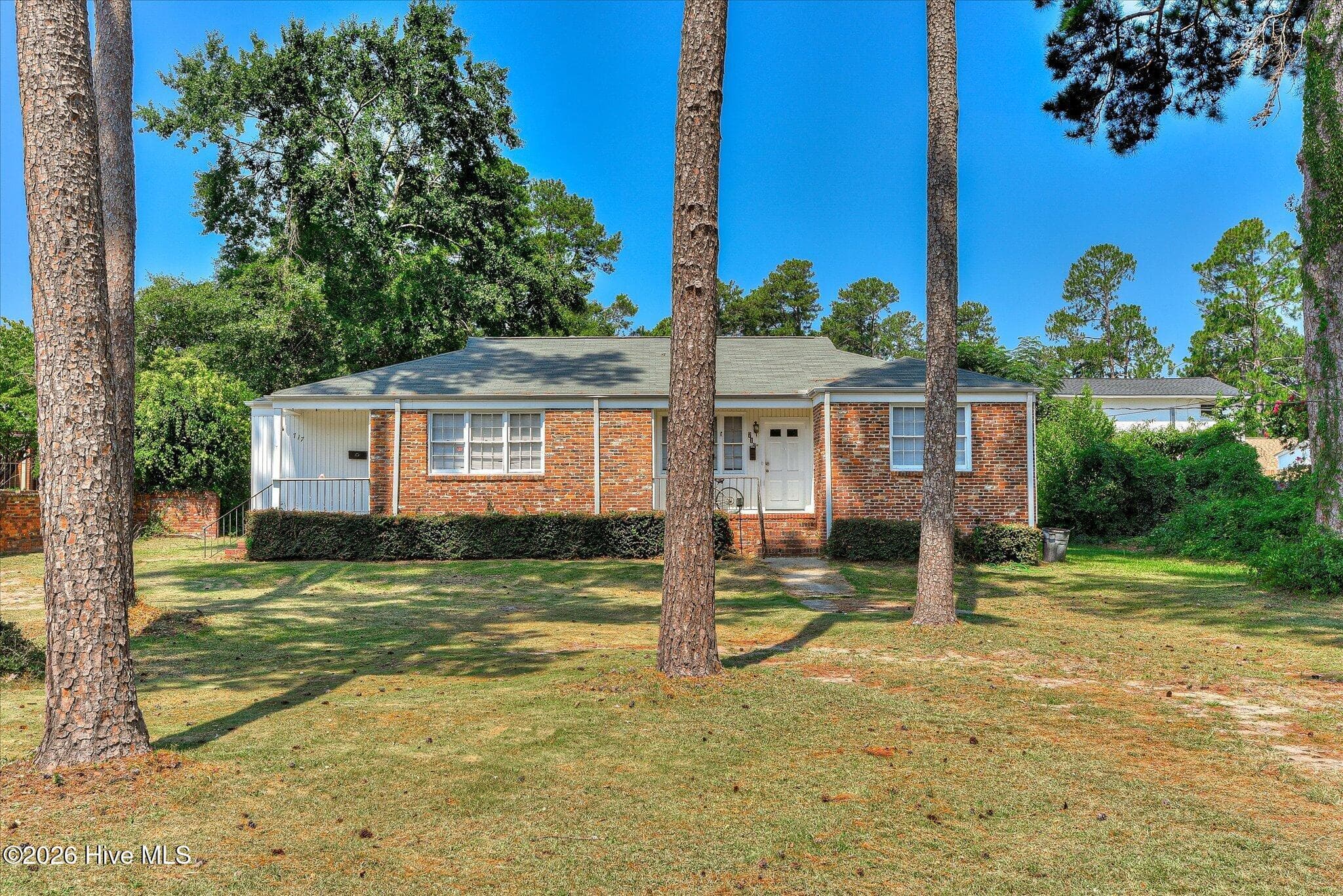 Duplex at 715 Bransford Road, Augusta, GA 30909, photo 3 of 27