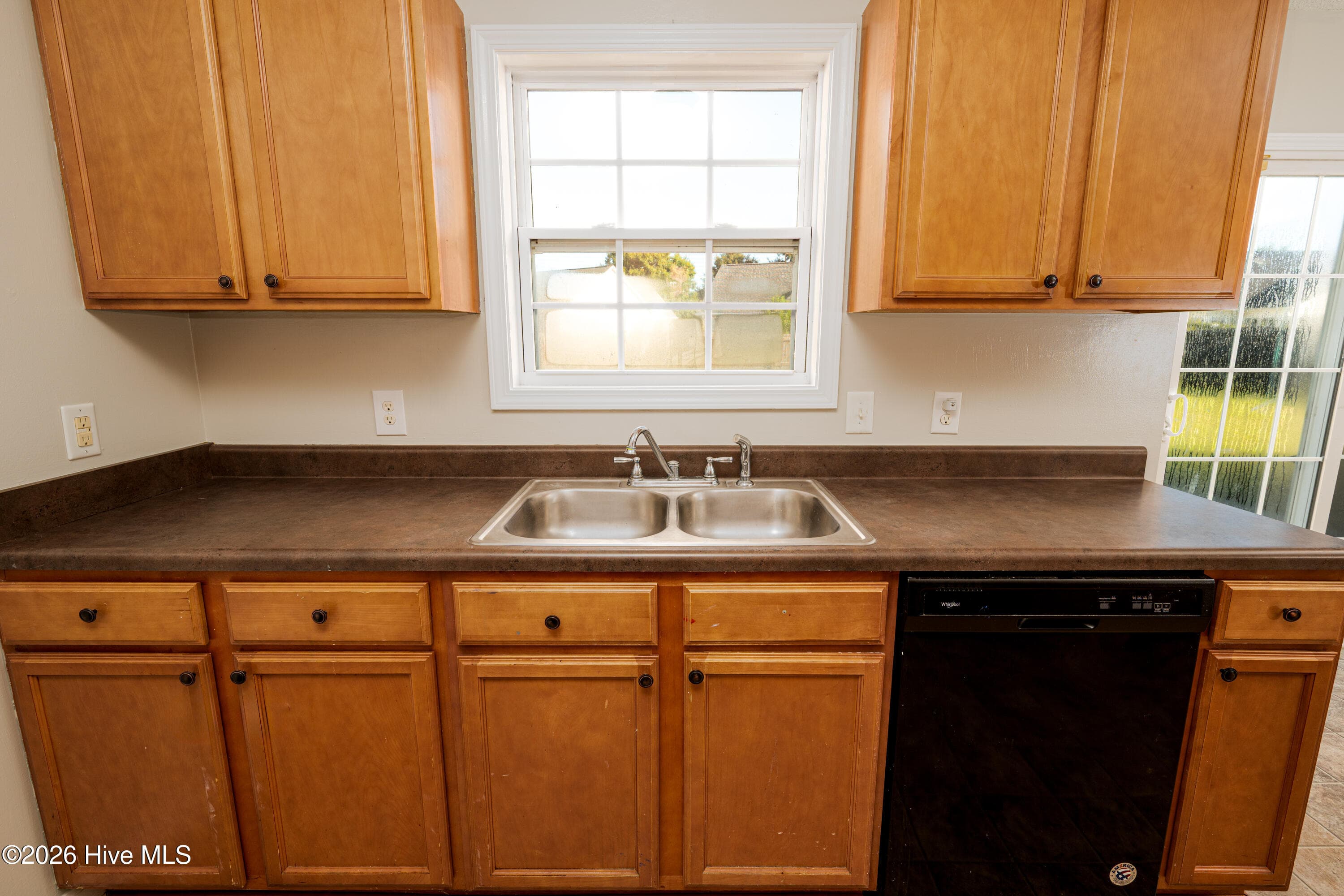 Single Family Residence at 2946 Judge Manly Drive, New Bern, NC 28562, photo 11 of 25