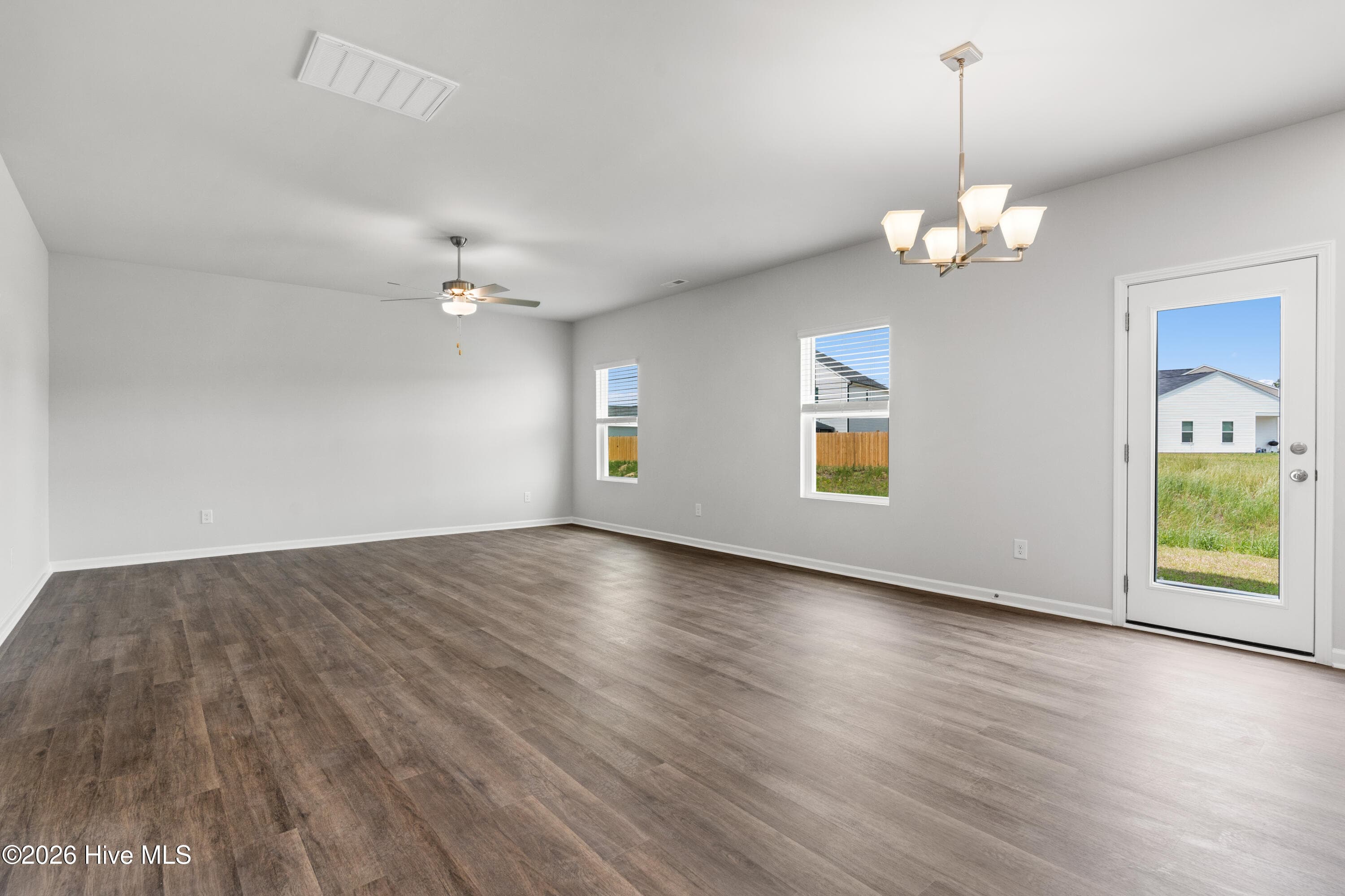 Single Family Residence at 141 N Squires Run Lane, Richlands, NC 28574, photo 19 of 105