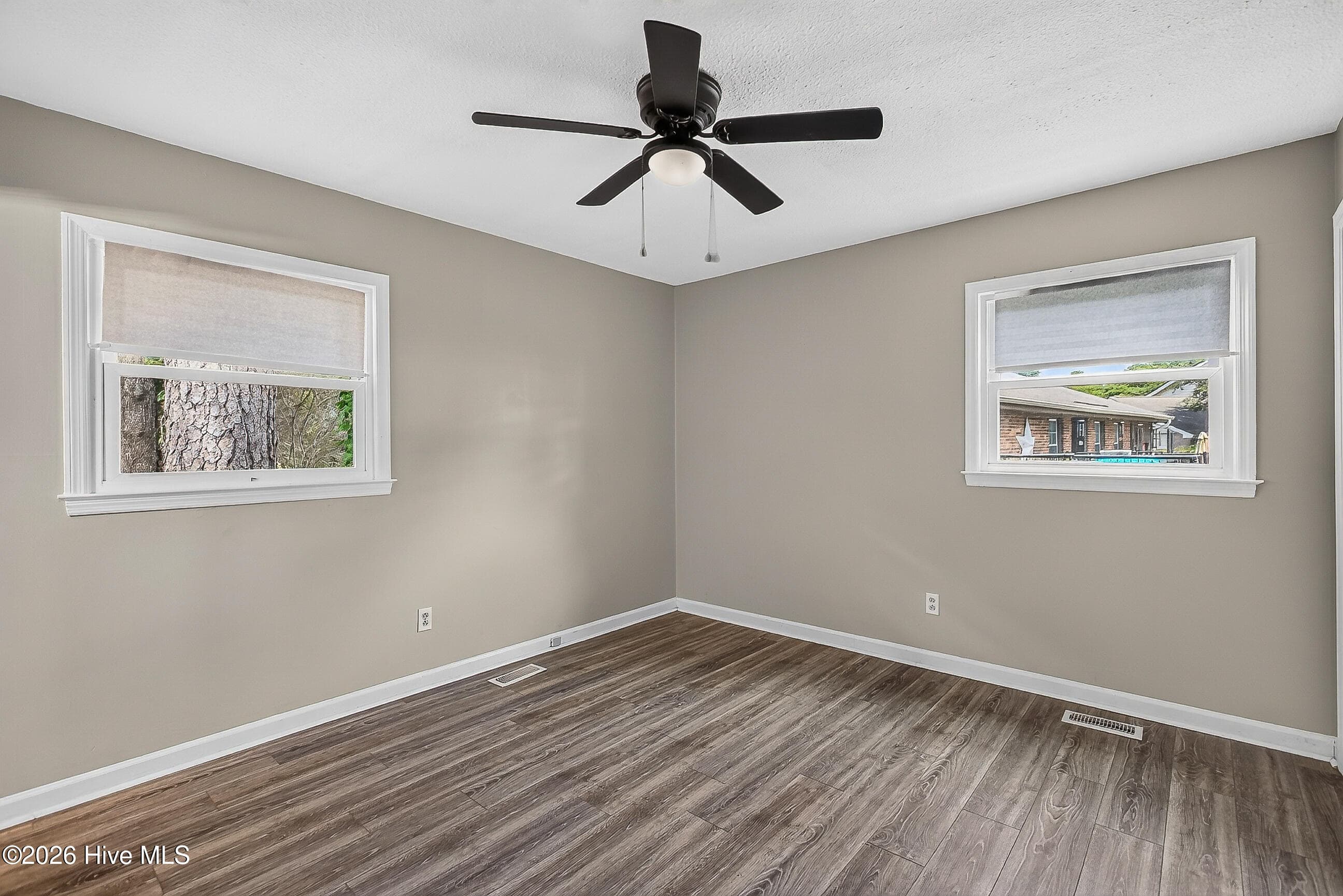 Single Family Residence at 125 Linda Loop, Jacksonville, NC 28546, photo 17 of 34