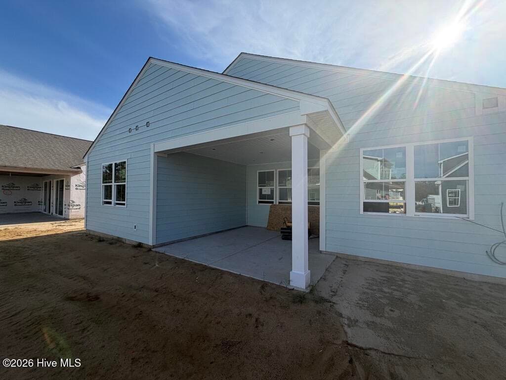 Single Family Residence at 4289 Farmfield Drive, Navassa, NC 28451, photo 2 of 11