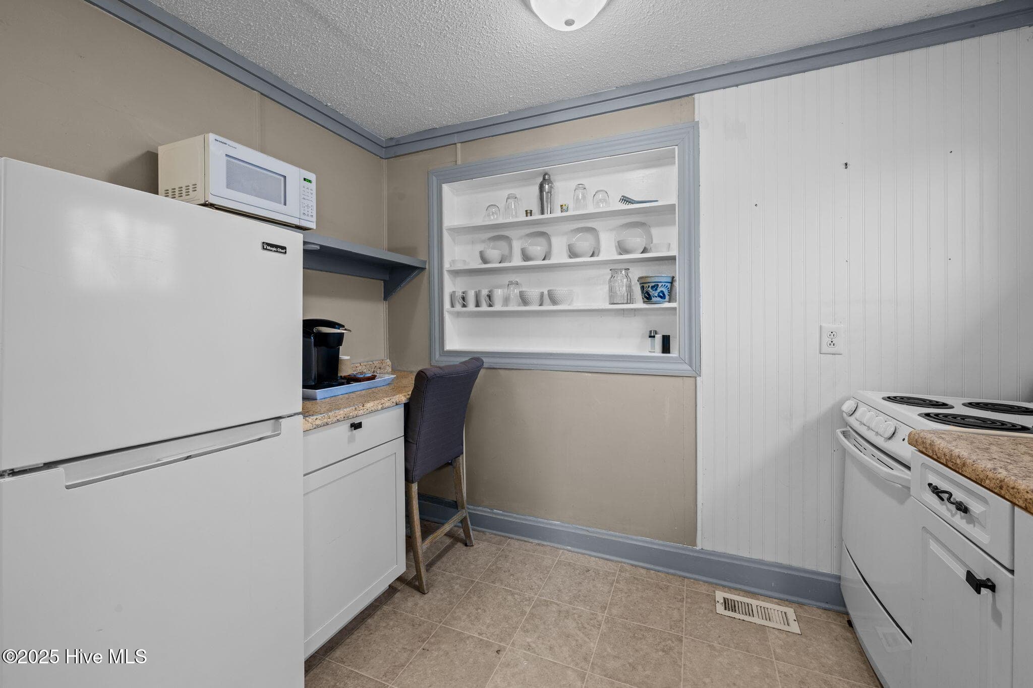 Quadruplex at 411 George Street 4, New Bern, NC 28560, photo 15 of 18