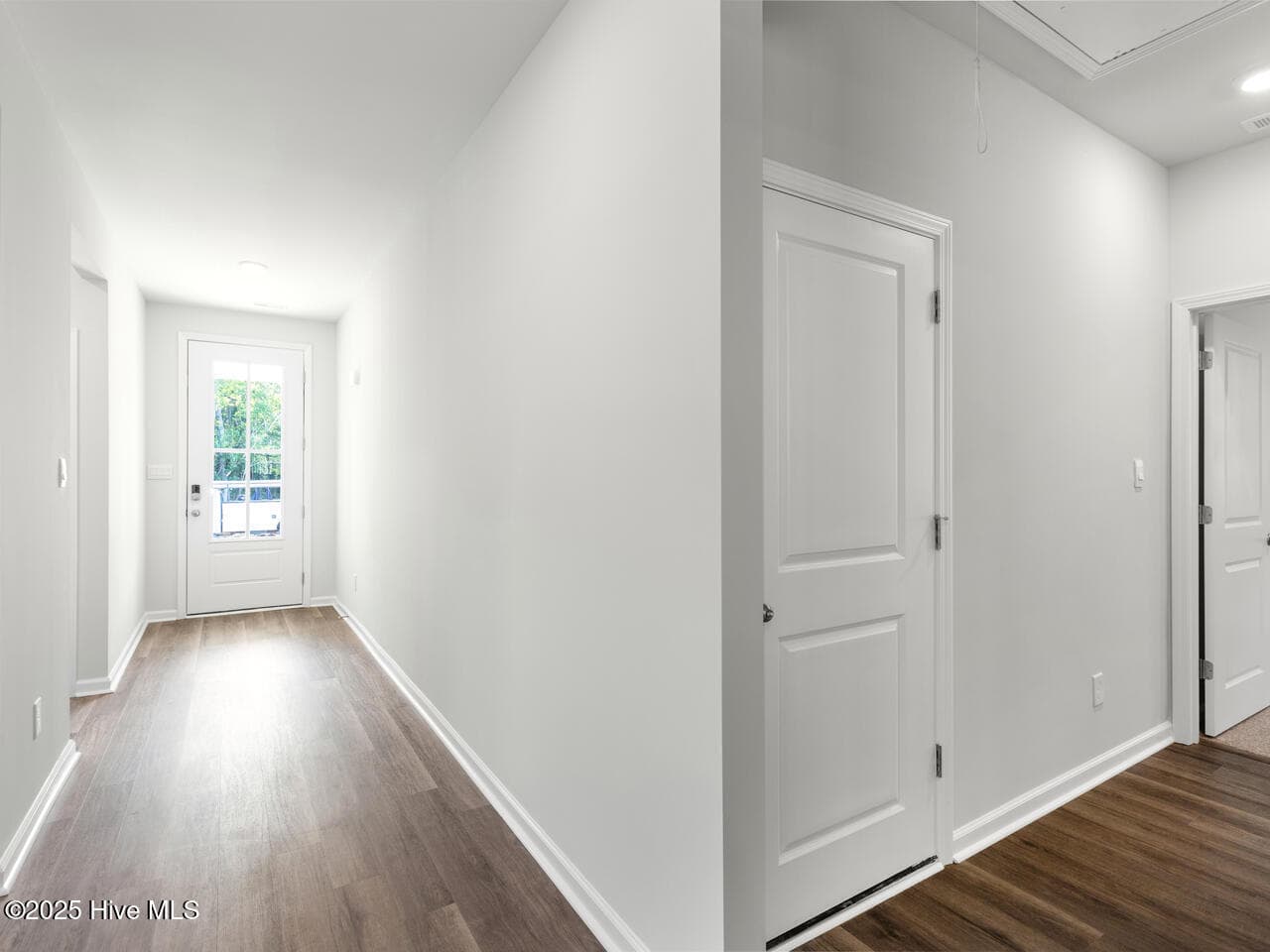 Single Family Residence at 424 Matthews Farm Road Lot 180, Hubert, NC 28539, photo 5 of 38