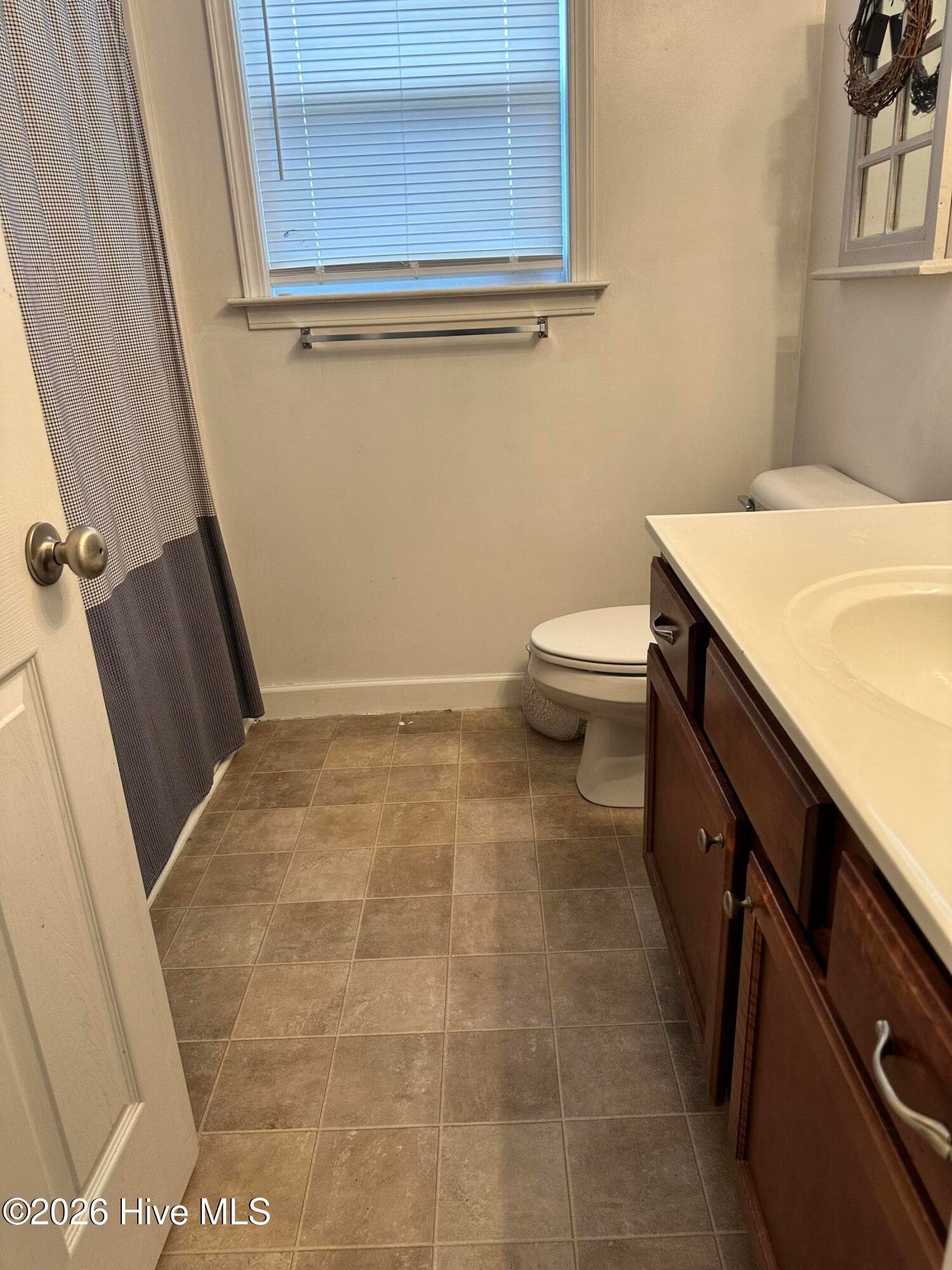 Hall bathroom - 800 Kylers Way, Elizabeth City, NC 27909