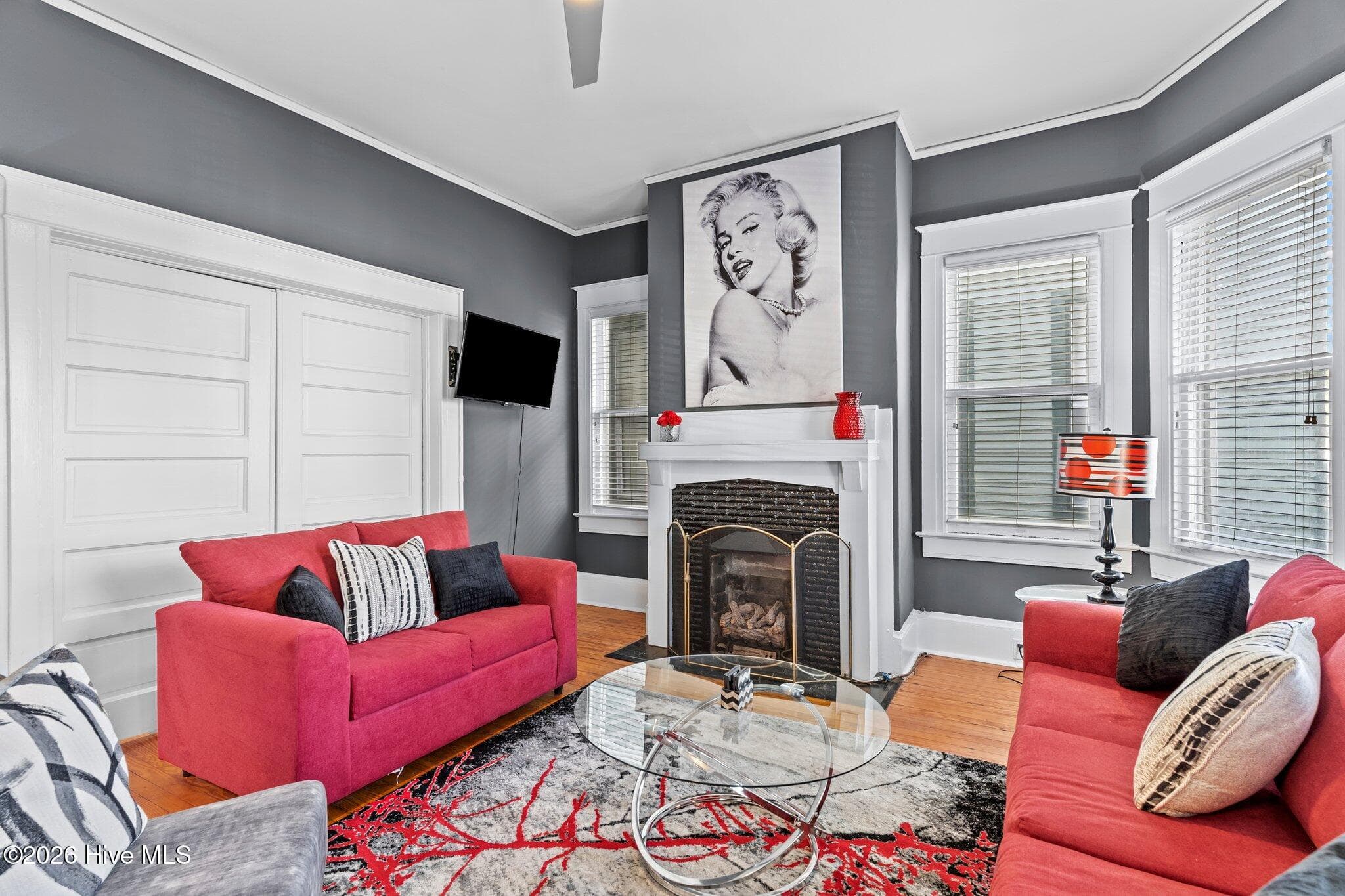 1st Floor Unit - Living Room Pocket Doors - 312 Church Street, Wilmington, NC 28401