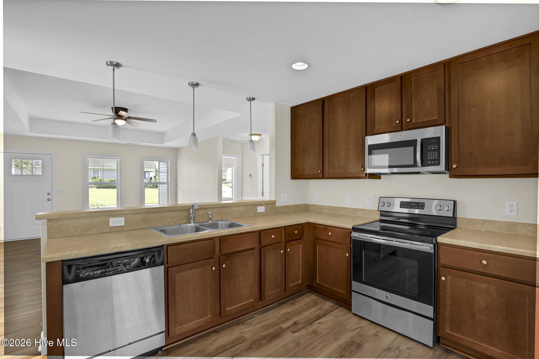Single Family Residence at 91 Glasgow Drive, Rocky Point, NC 28457, photo 12 of 31