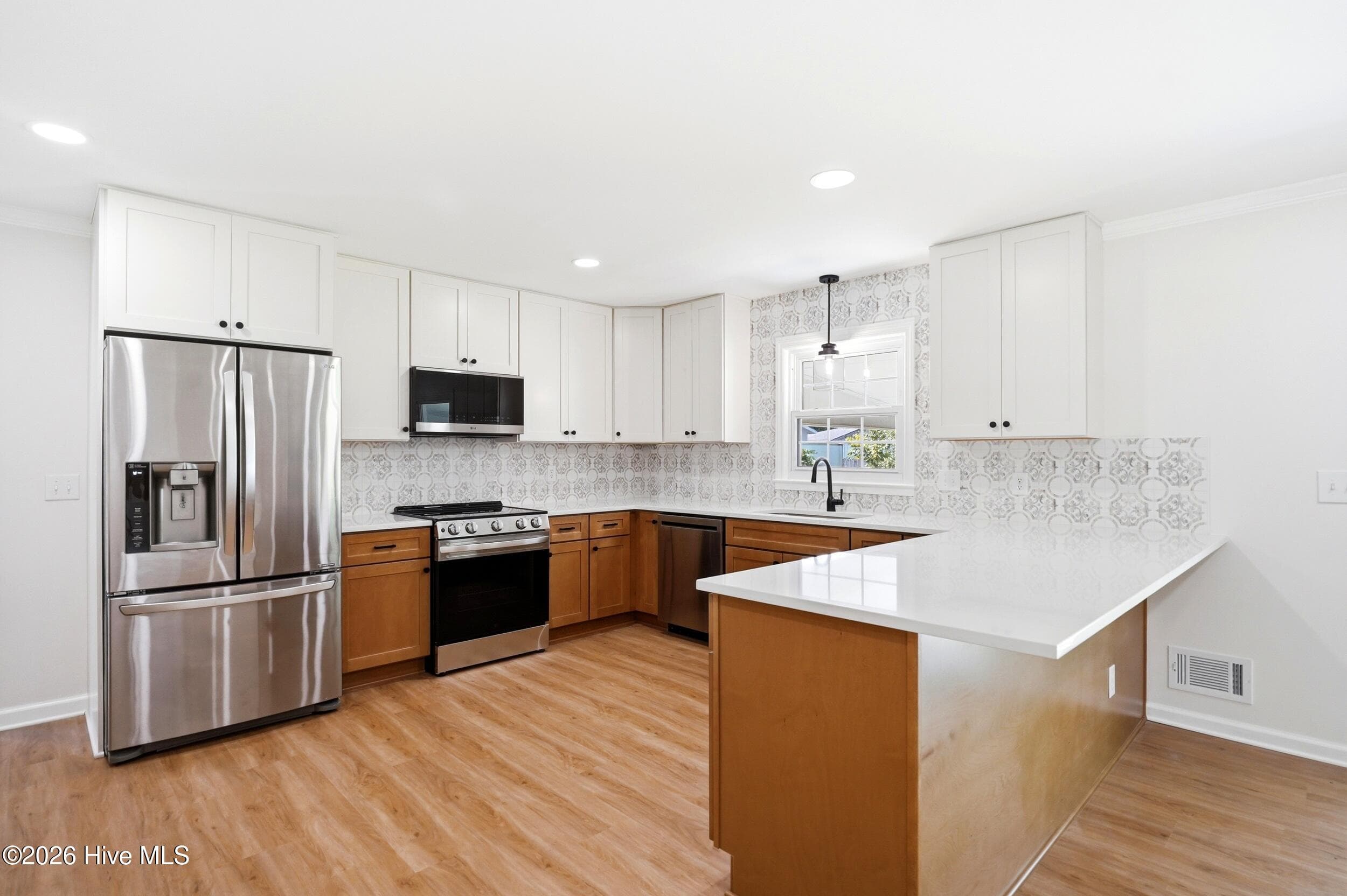 Single Family Residence at 4622 Dean Drive, Wilmington, NC 28405, photo 19 of 67