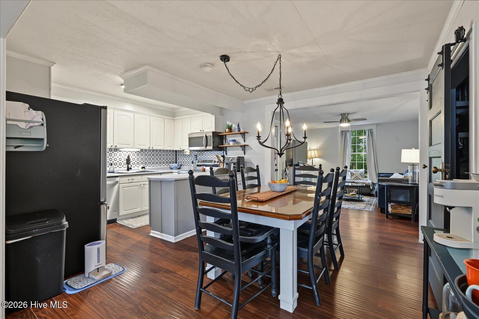 Single Family Residence at 121 Freshwater Drive, Hubert, NC 28539, photo 10 of 49